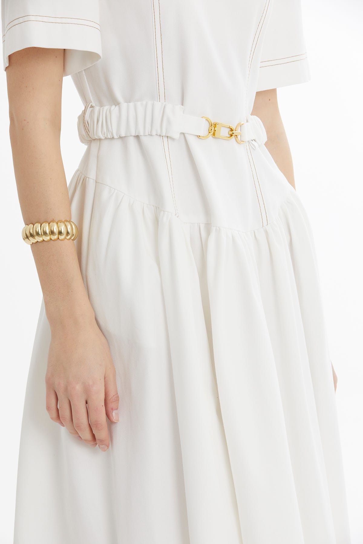 Lastikli Kemeri Tokalı Midi Ekru Elbise