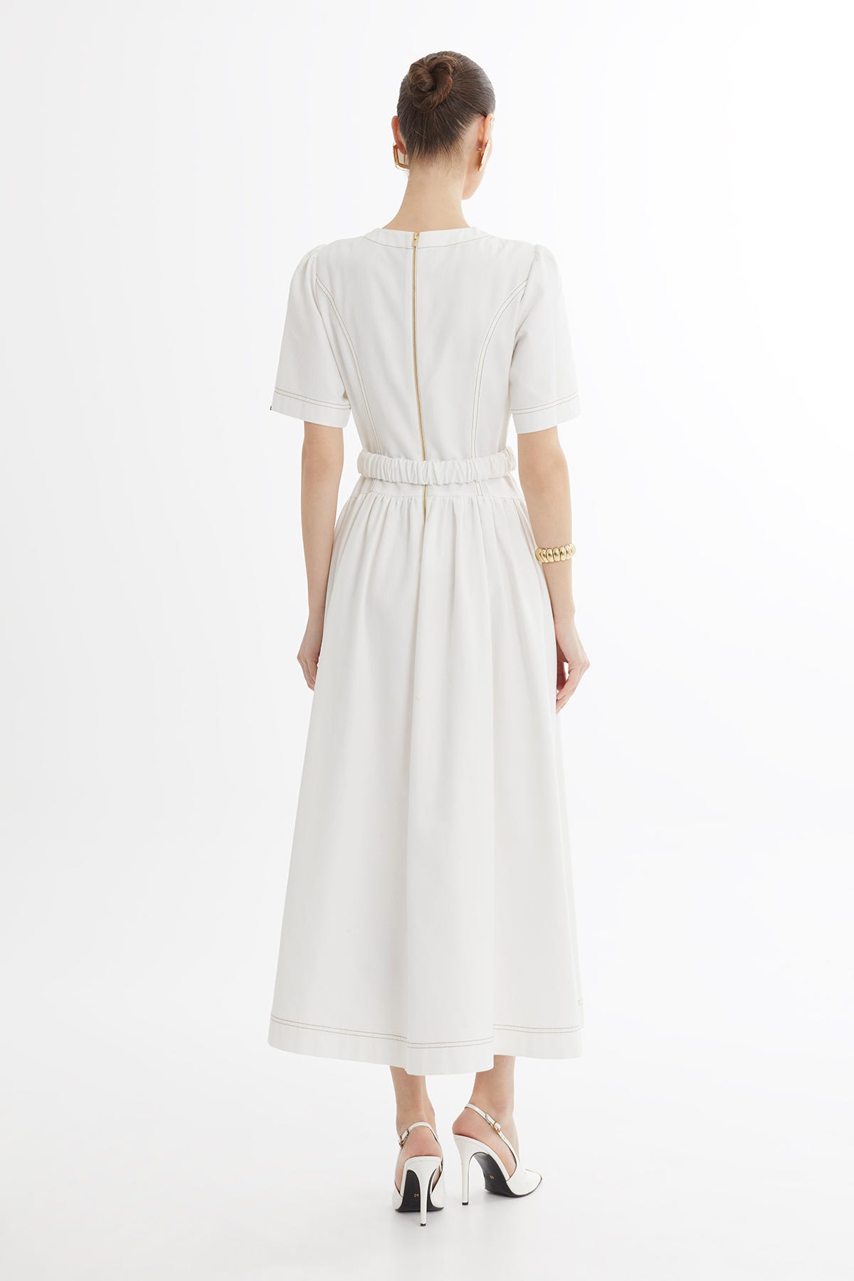 Lastikli Kemeri Tokalı Midi Ekru Elbise