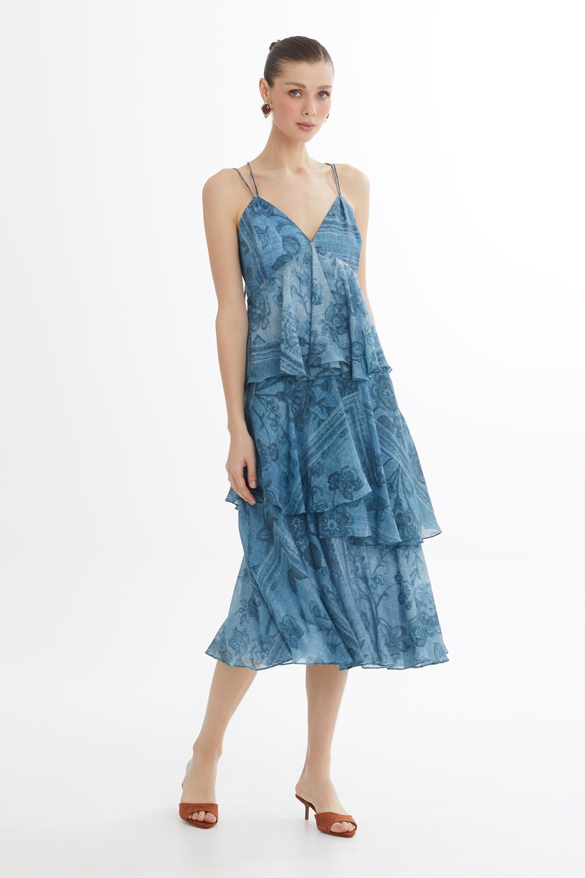 Sırt Askı Detaylı Katlı Midi Elbise