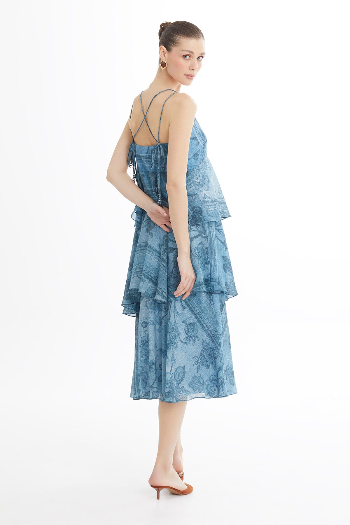 Sırt Askı Detaylı Katlı Midi Elbise