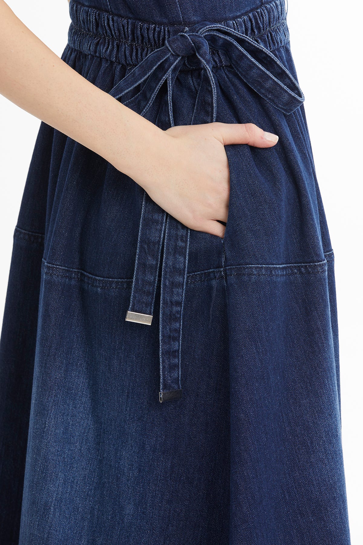 Belden Büzgülü Kolsuz Denim Midi Elbise