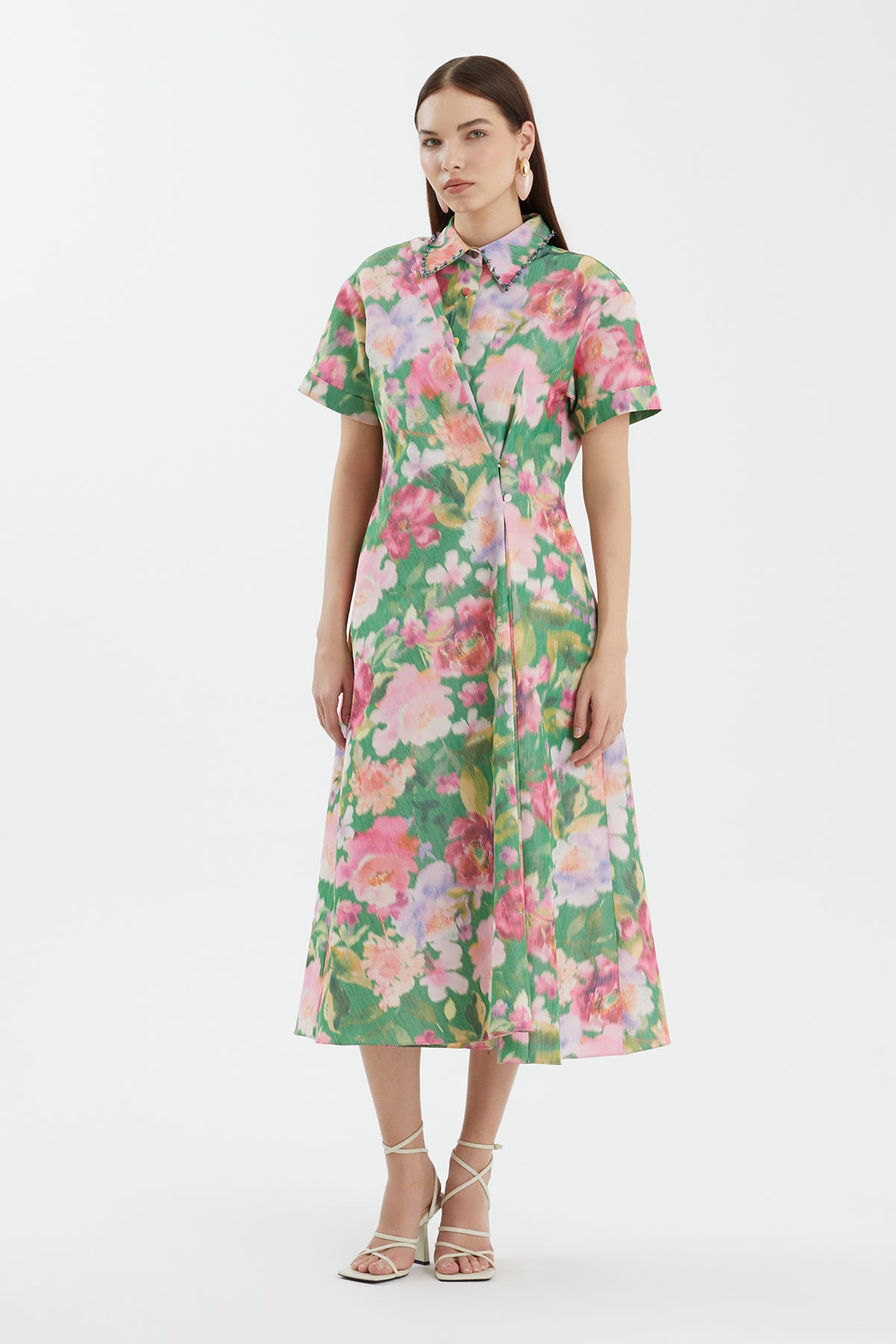 Yakası İşleme Detaylı Desenli Elbise