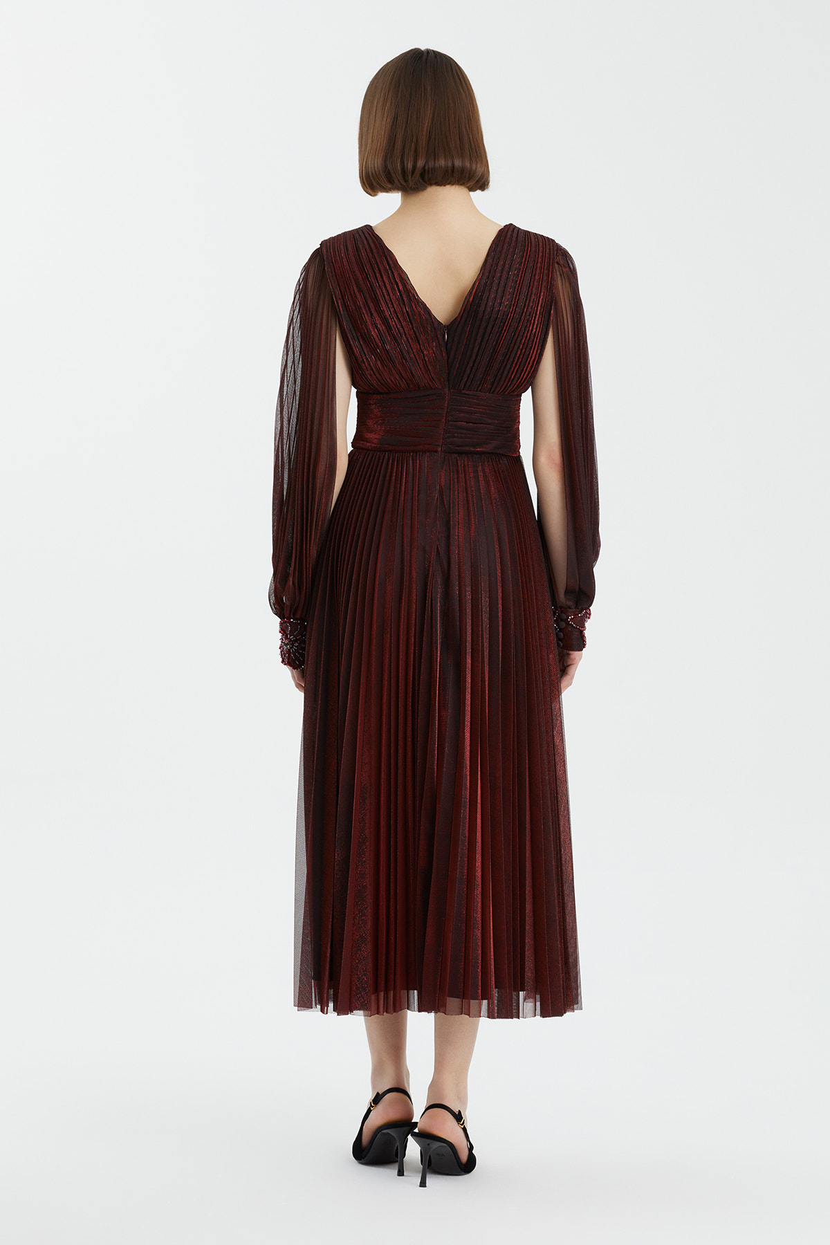 İşleme Aksesuarlı Uzun Kırmızı Elbise