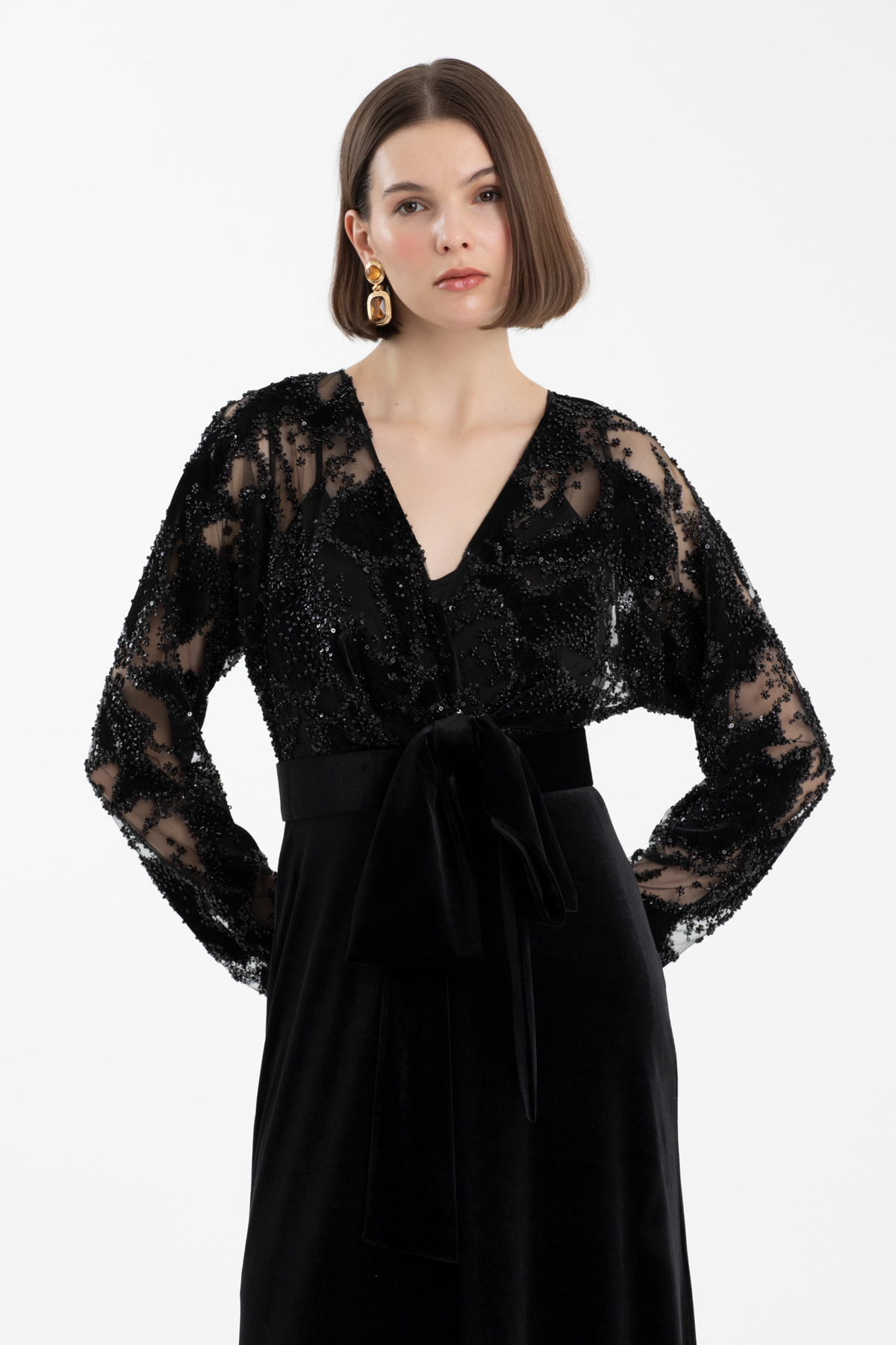 Kemer Detaylı Siyah Uzun Elbise