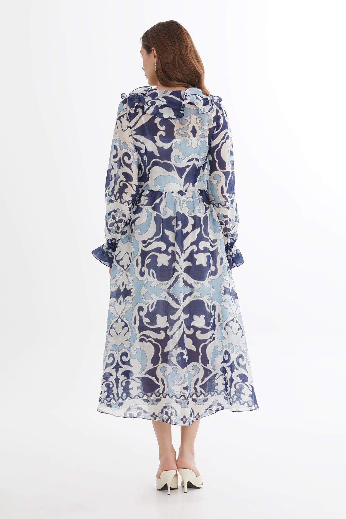 Volan Detaylı Bağcıklı Elbise