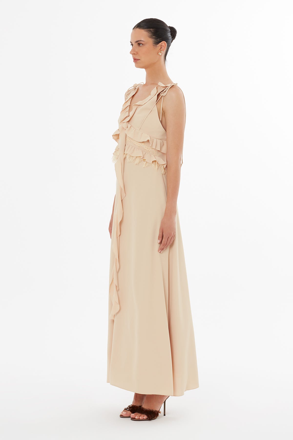 Bağcık Detaylı Bej Elbise