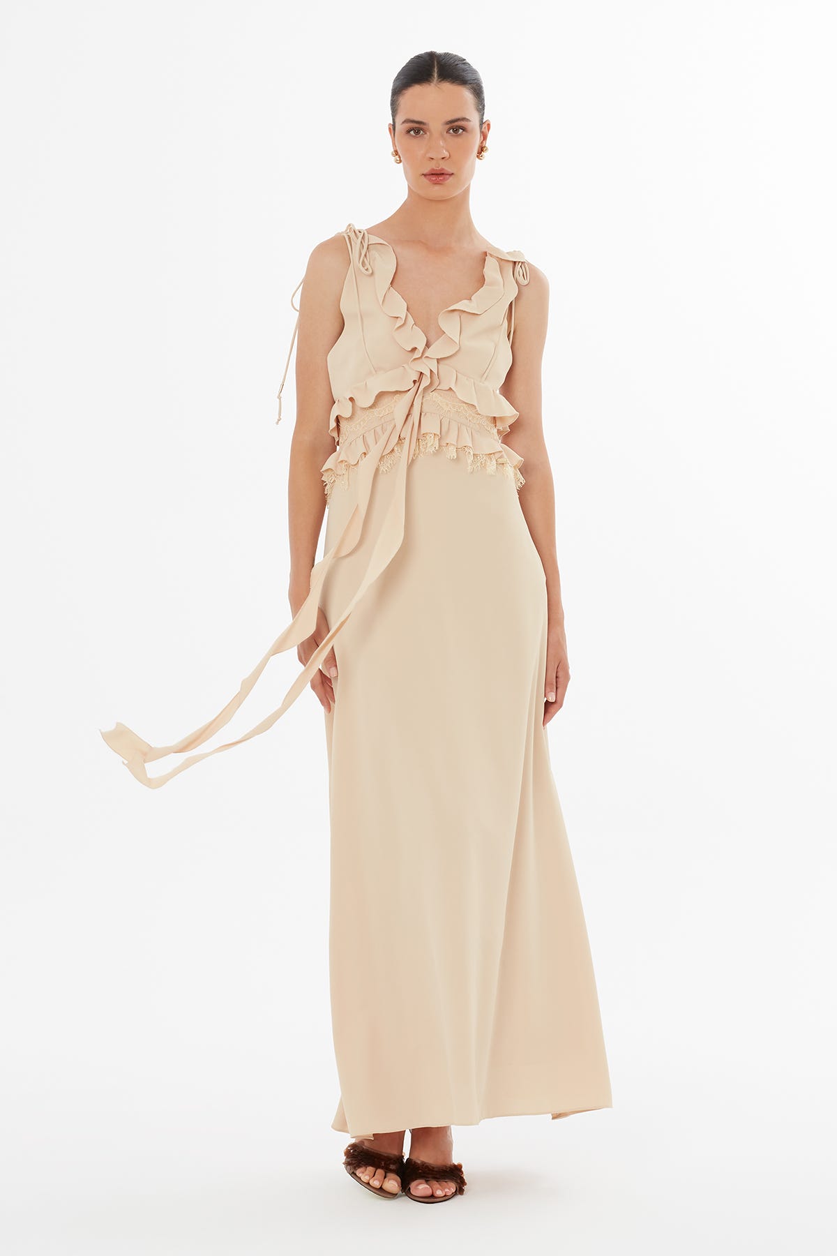 Bağcık Detaylı Bej Elbise