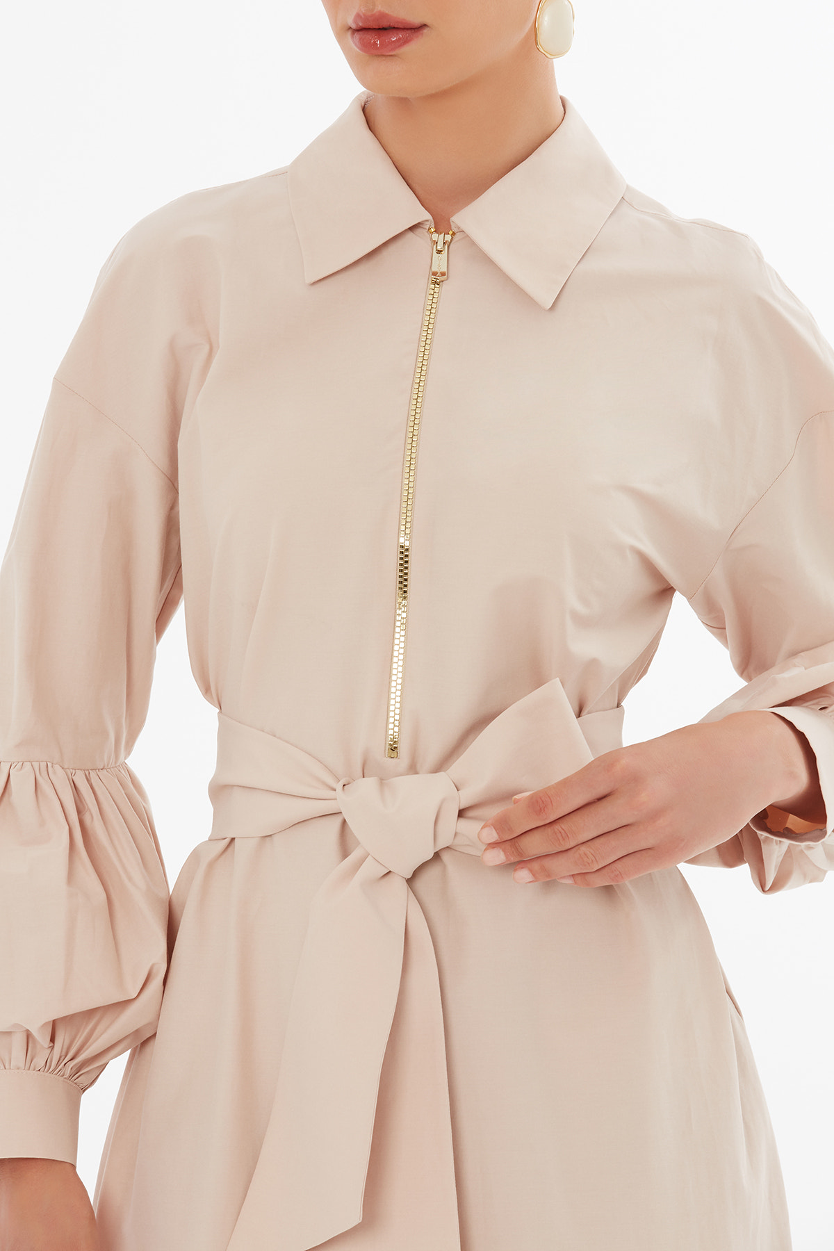 Hacimli Kollu Dokuma Bej Elbise