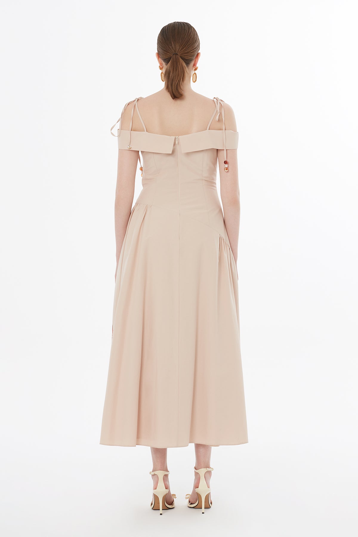 Askılı Çiçek Desenli Bej Midi Elbise