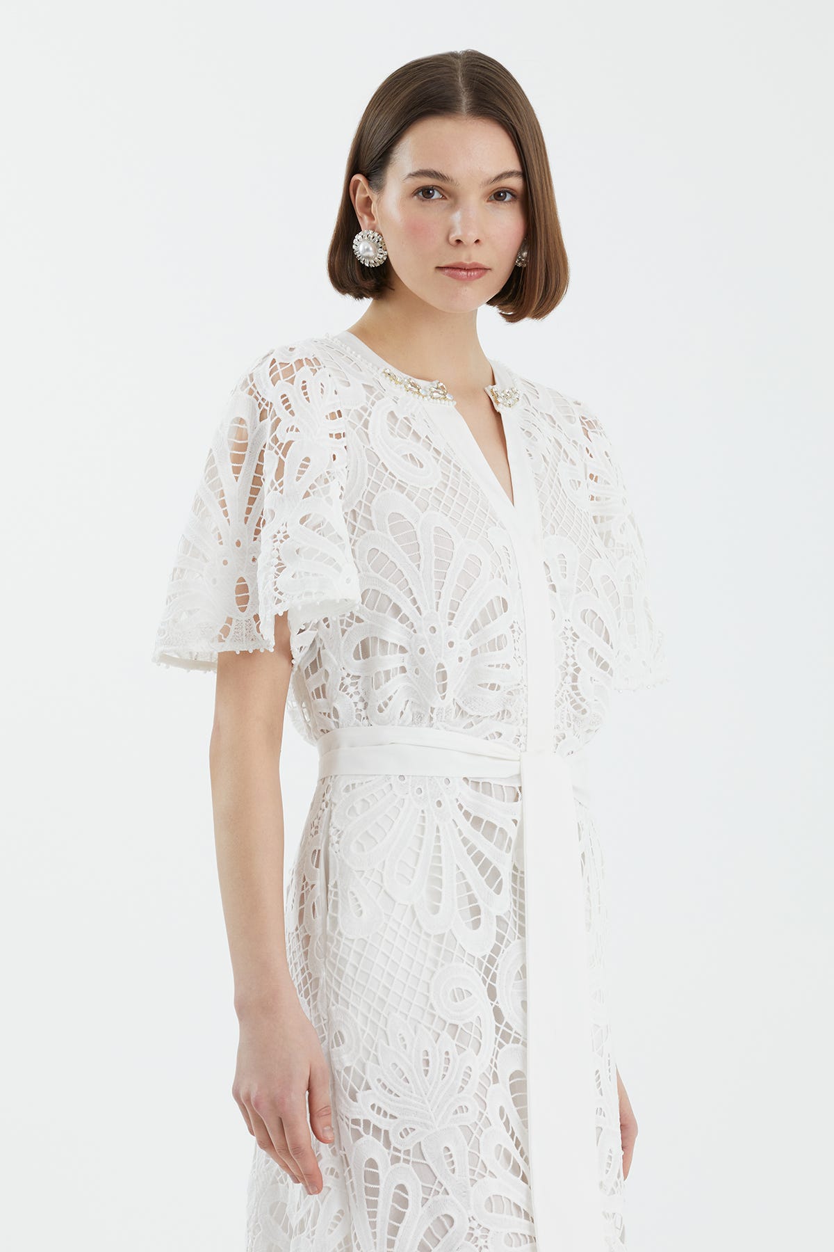 İşleme Detaylı Kuşaklı Ekru Elbise