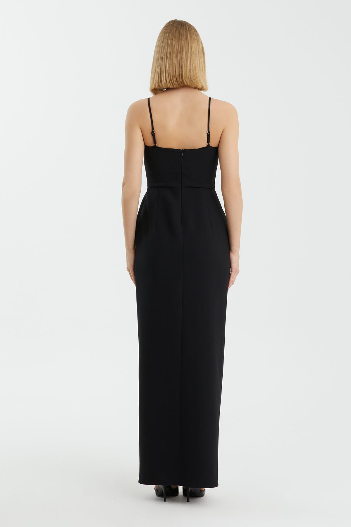 Gold Düğmeli Askılı Siyah Uzun Elbise