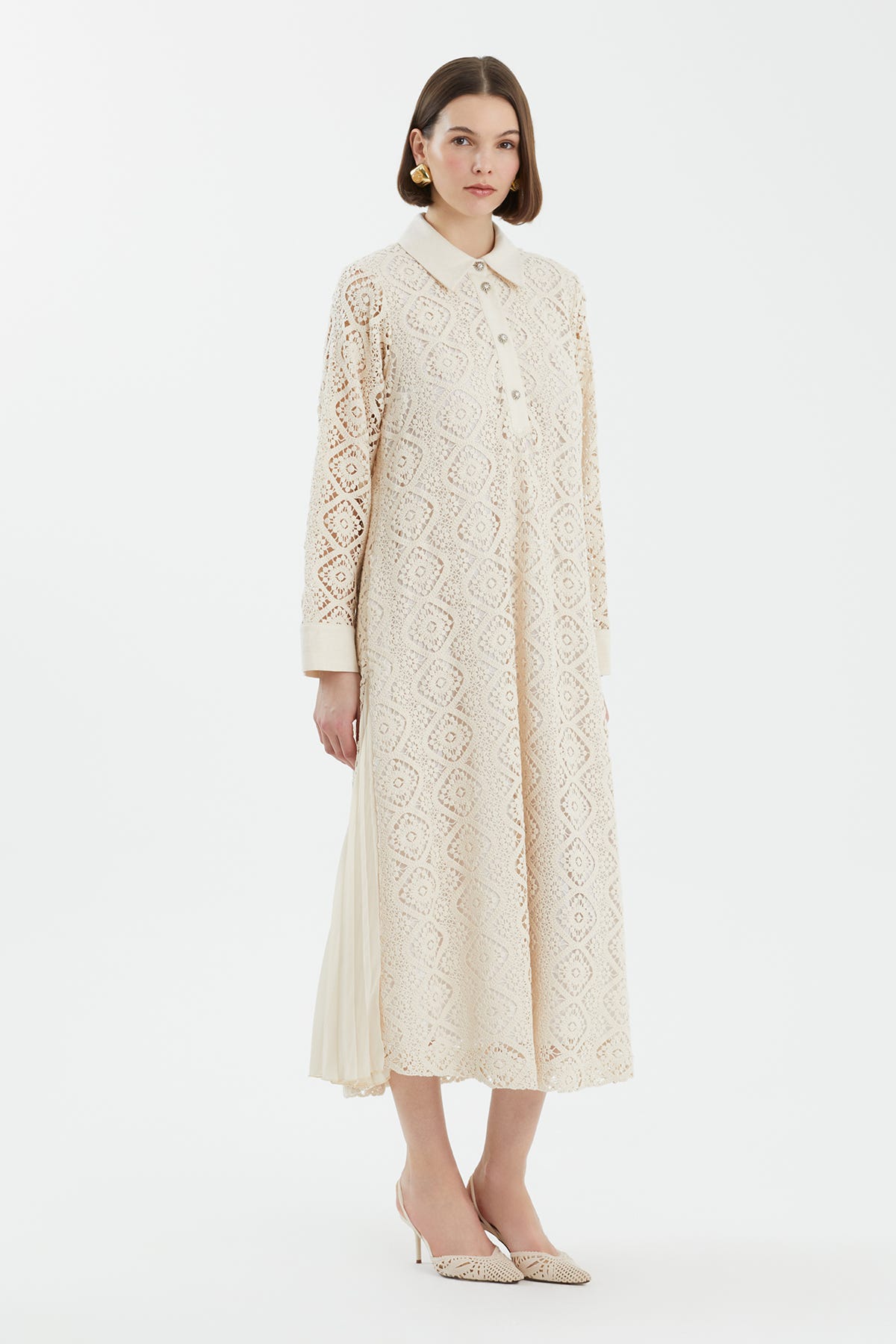 Taş Düğmeli Dantel Ekru Elbise