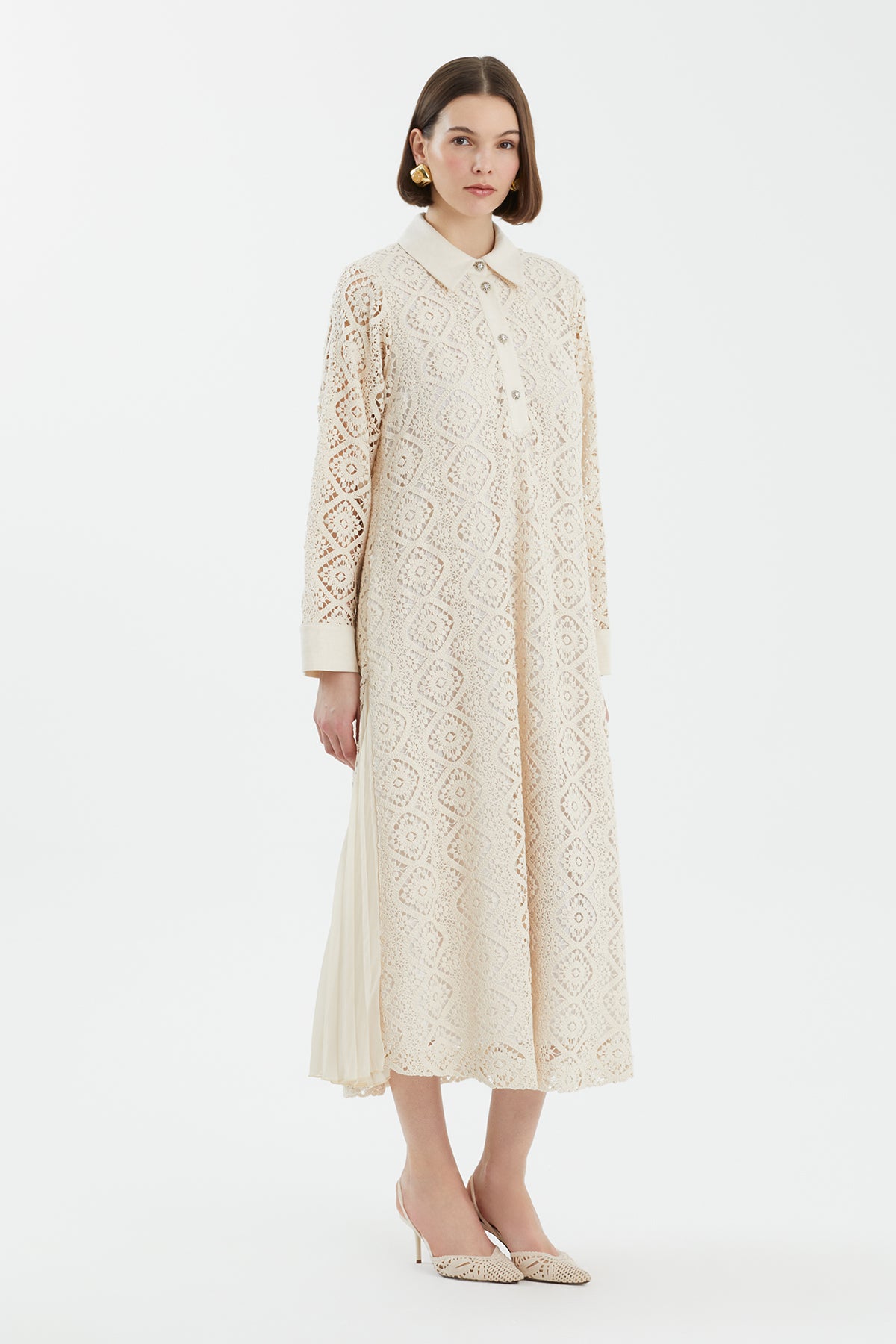 Taş Düğmeli Dantel Ekru Elbise