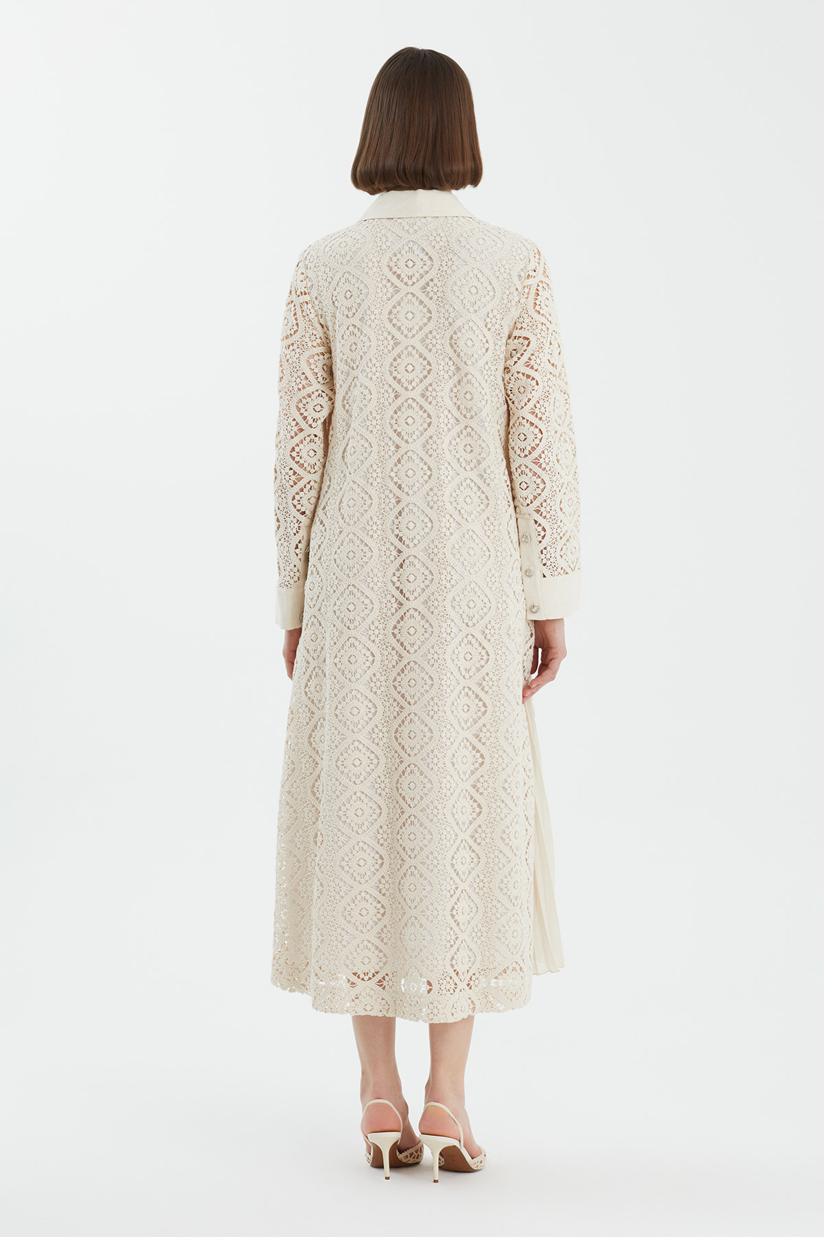 Taş Düğmeli Dantel Ekru Elbise
