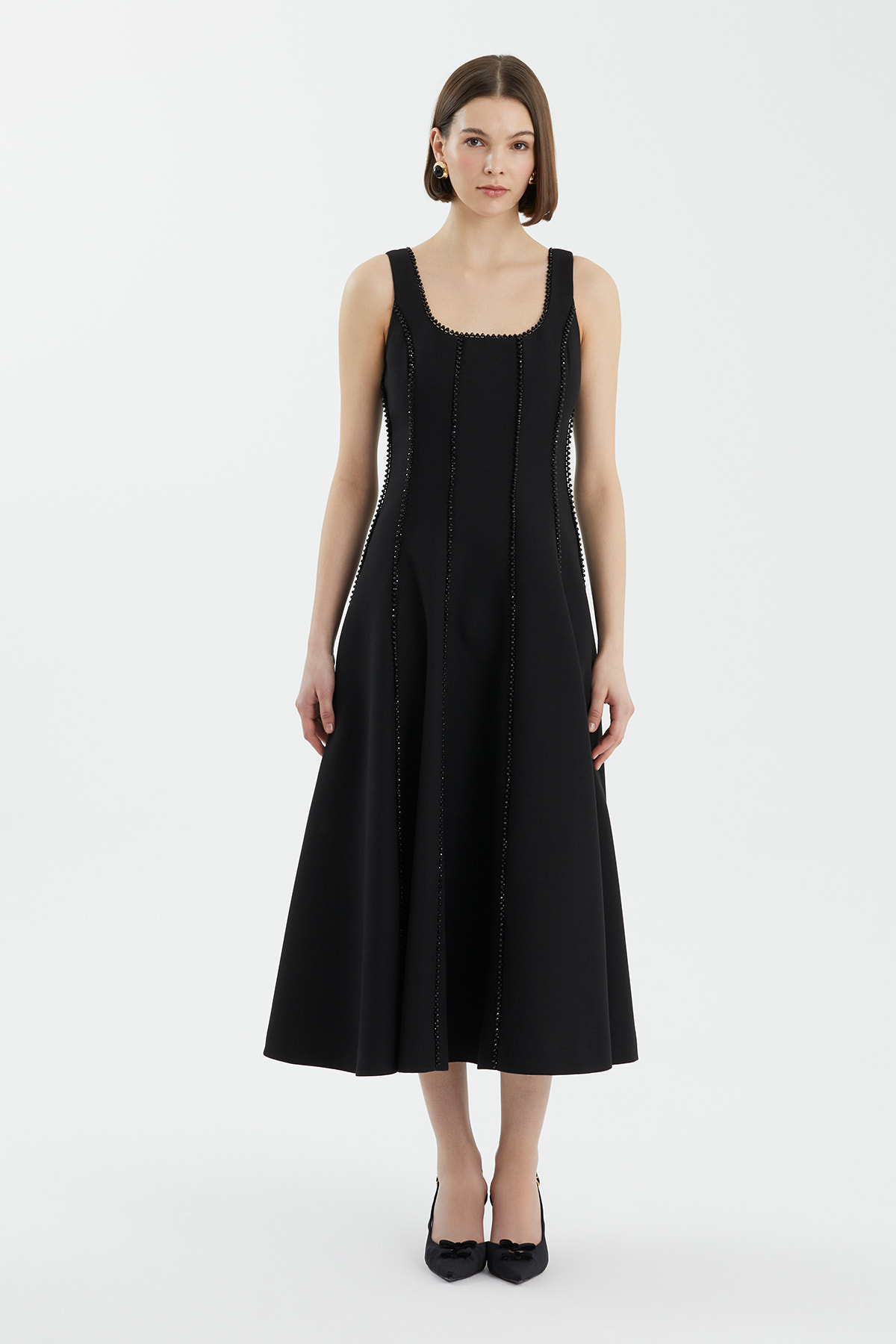 İşleme Şerit Detaylı Kloş Siyah Elbise