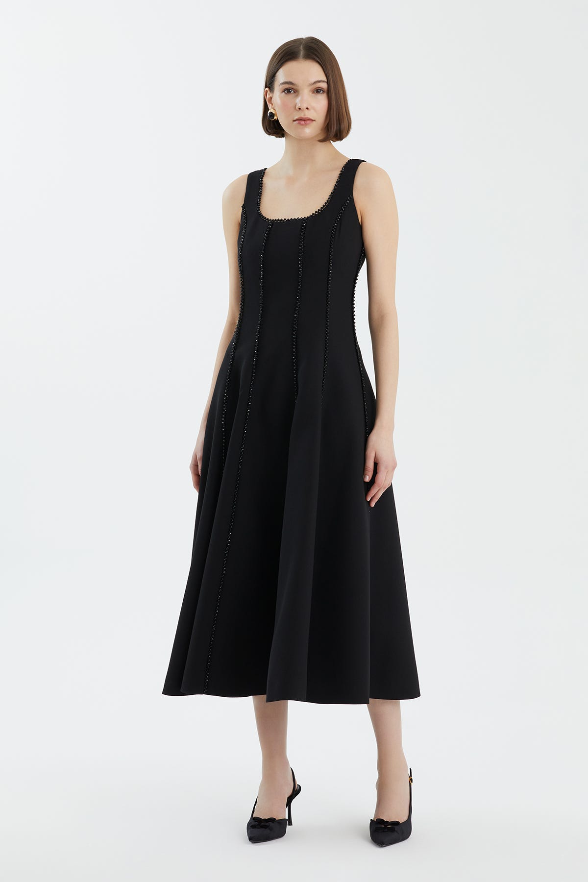 İşleme Şerit Detaylı Kloş Siyah Elbise