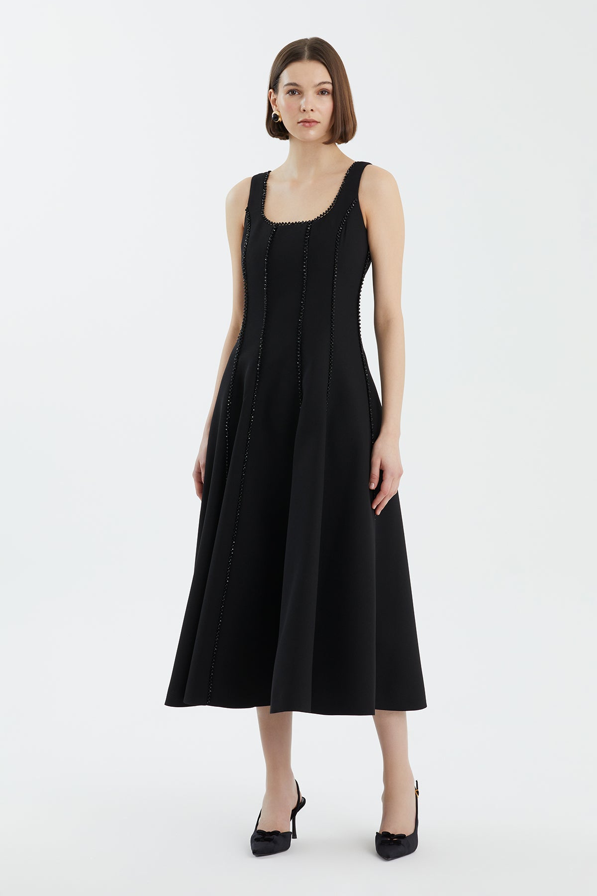 İşleme Şerit Detaylı Kloş Siyah Elbise