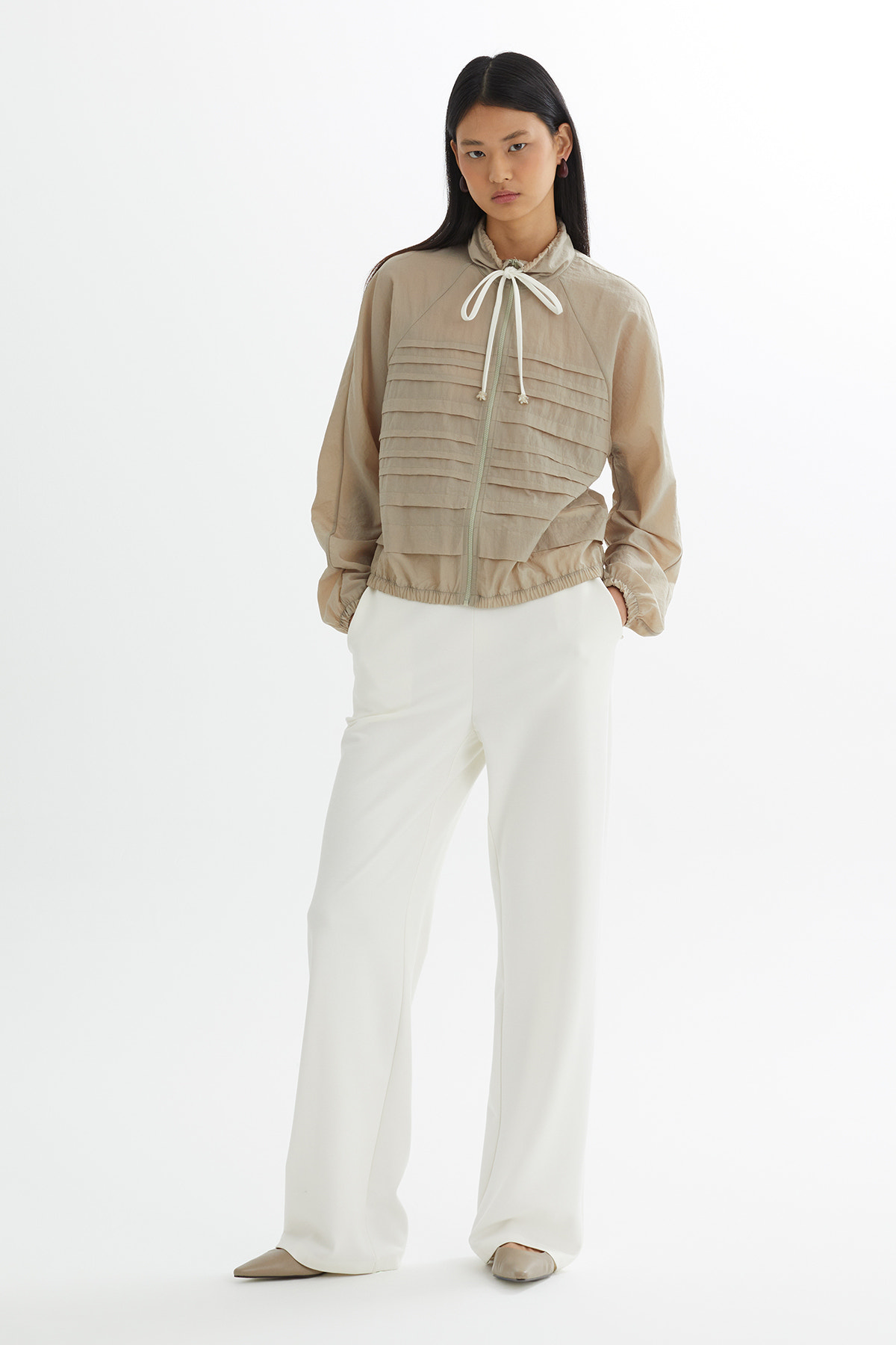 İşlemeli Ceketli Bej Eşofman Takımı