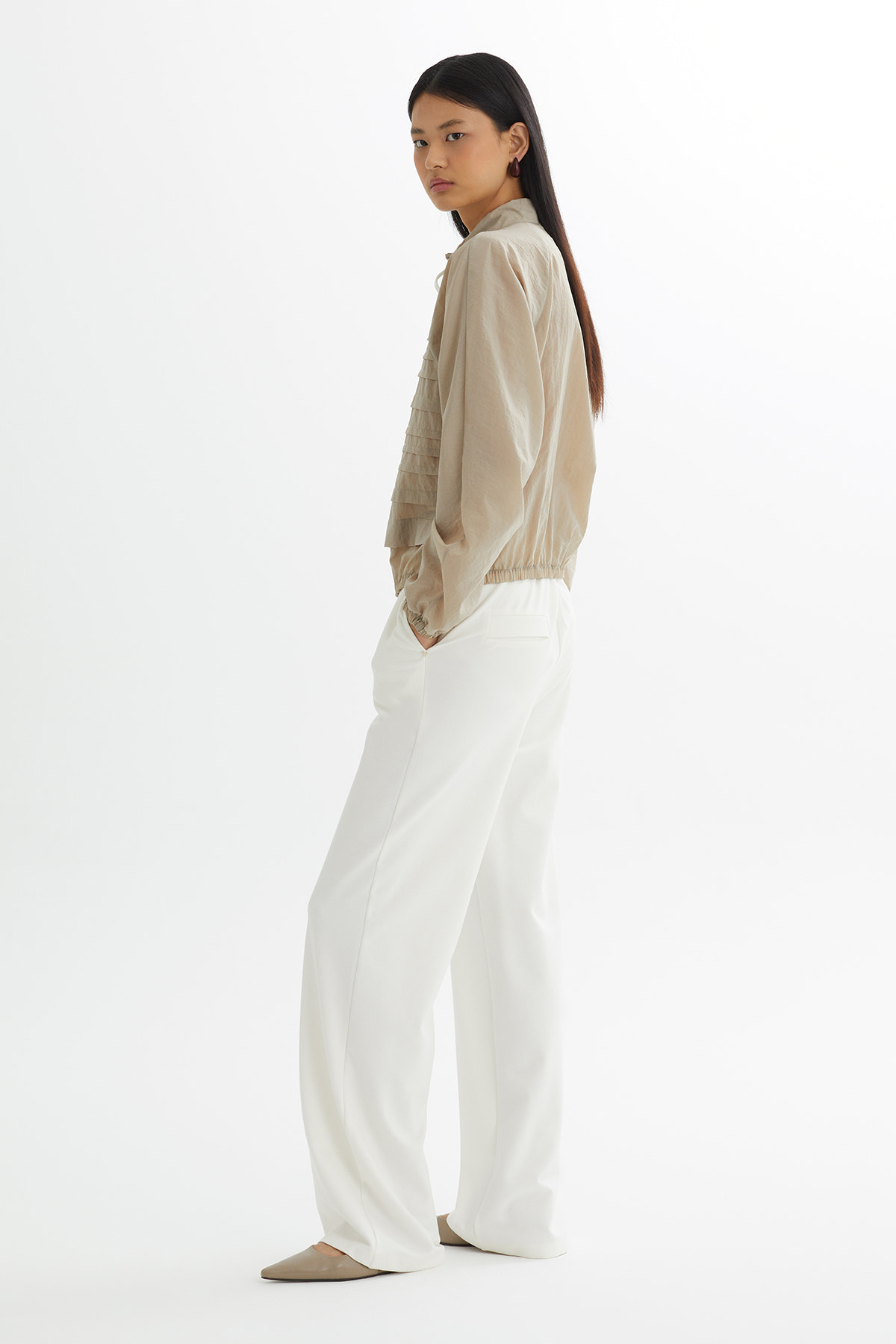 İşlemeli Ceketli Bej Eşofman Takımı