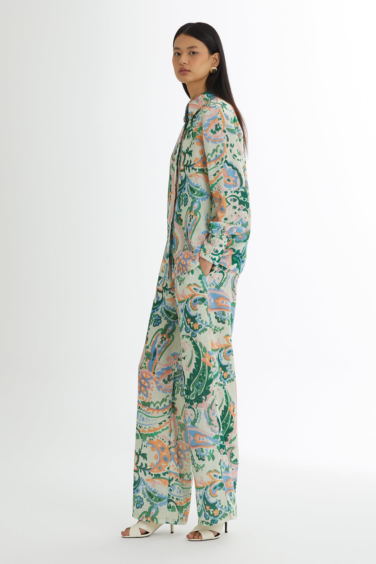 İşlemeli Desenli Gömlek Ve Pantolonlu Takım