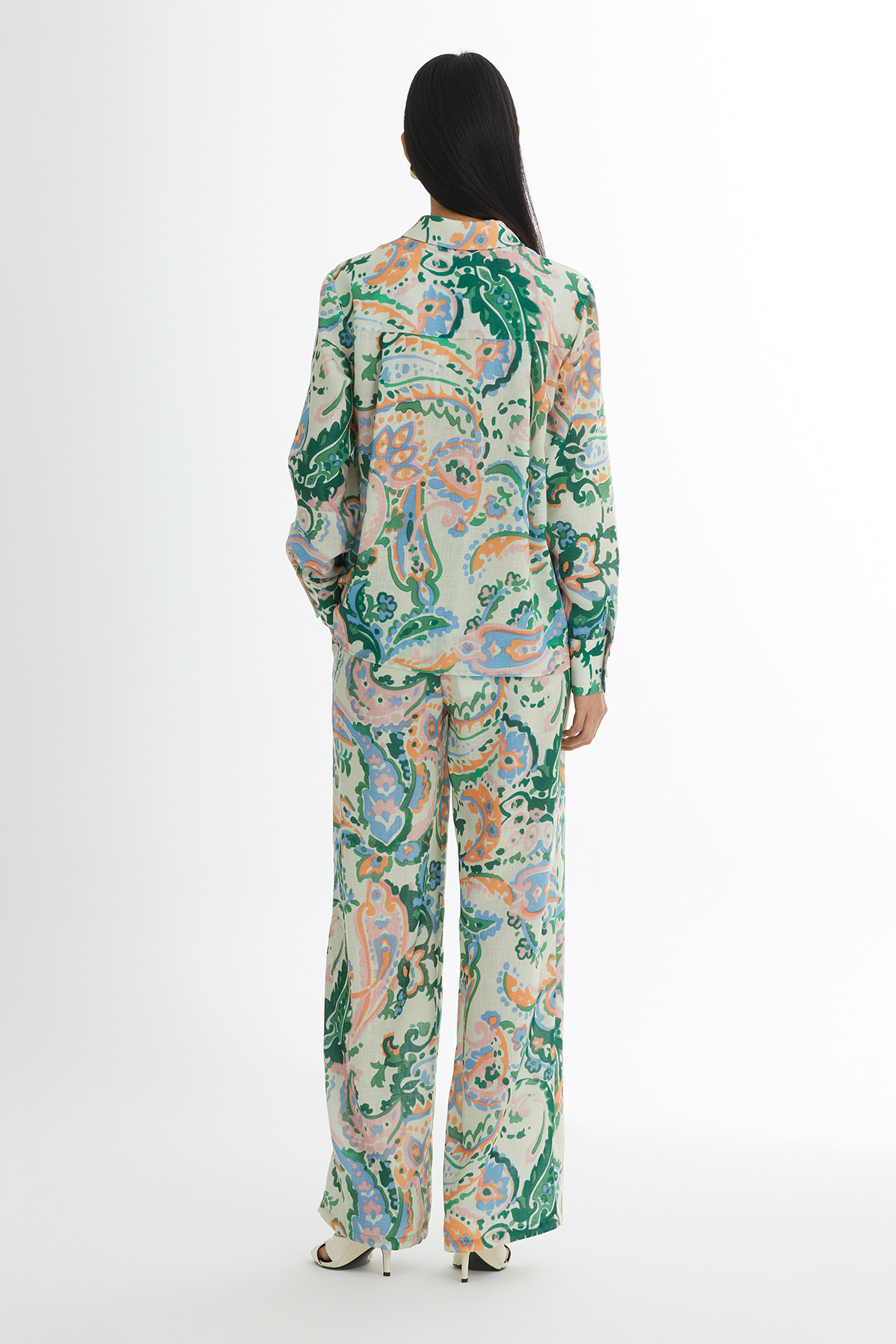 İşlemeli Desenli Gömlek Ve Pantolonlu Takım