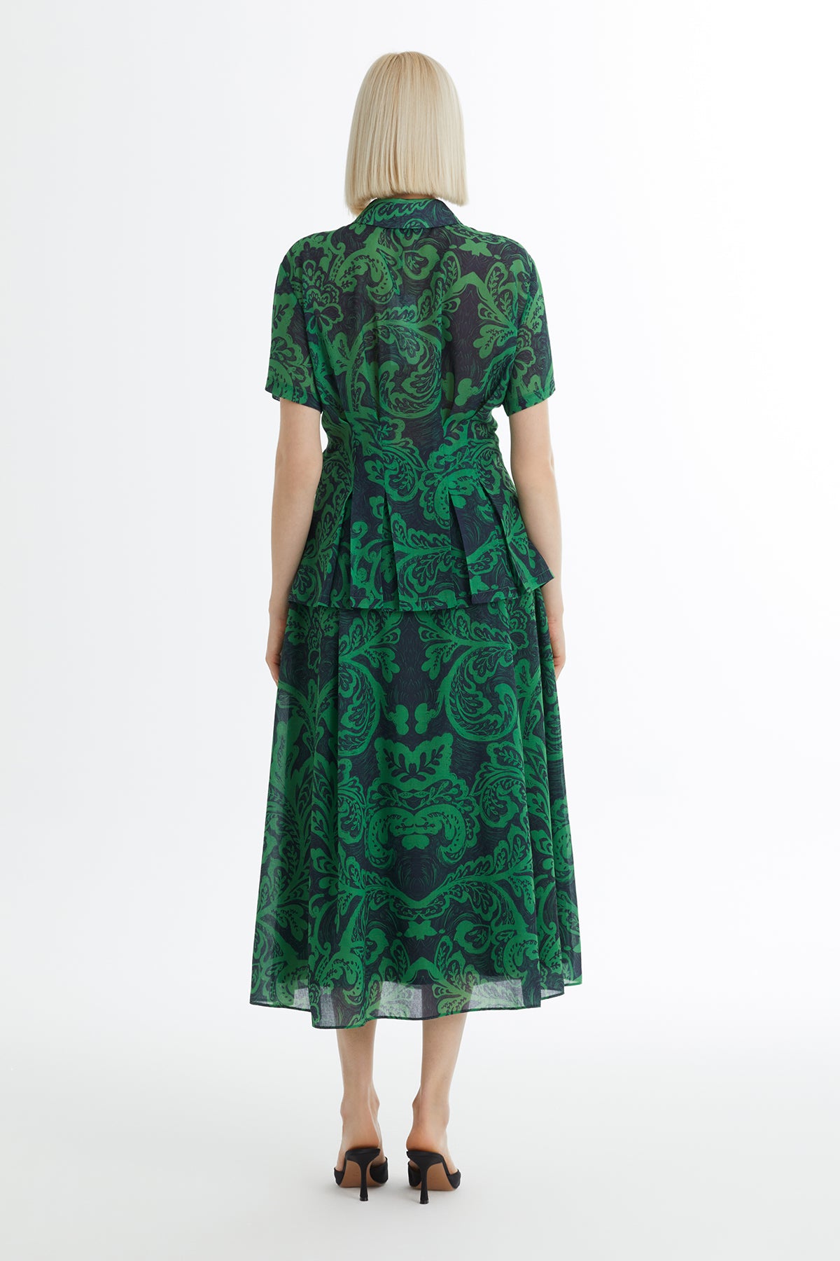 Desenli Gömlek Ve Etekli Yeşil Takım