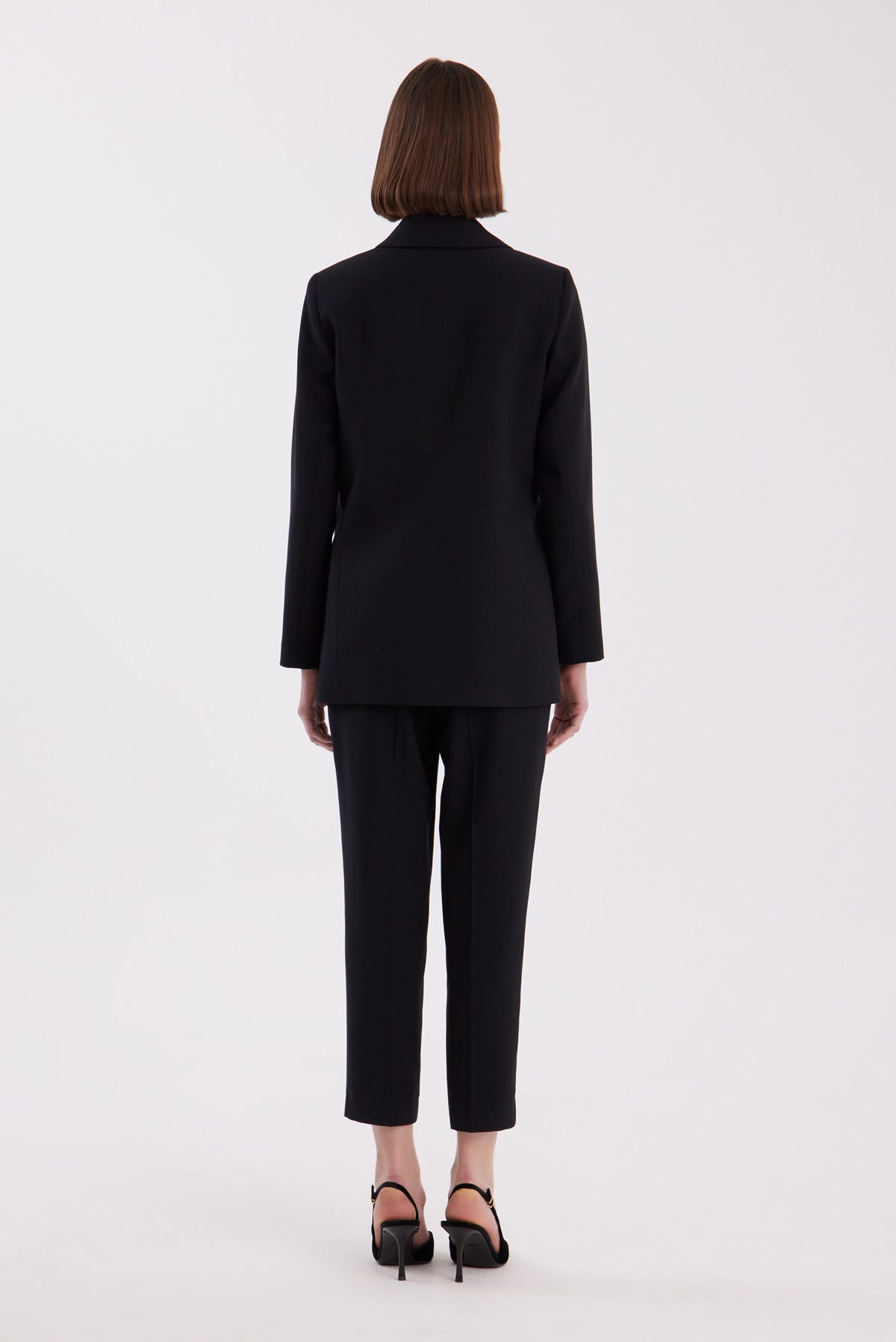 Ceket Ve Havuç Pantolonlu Siyah Takım