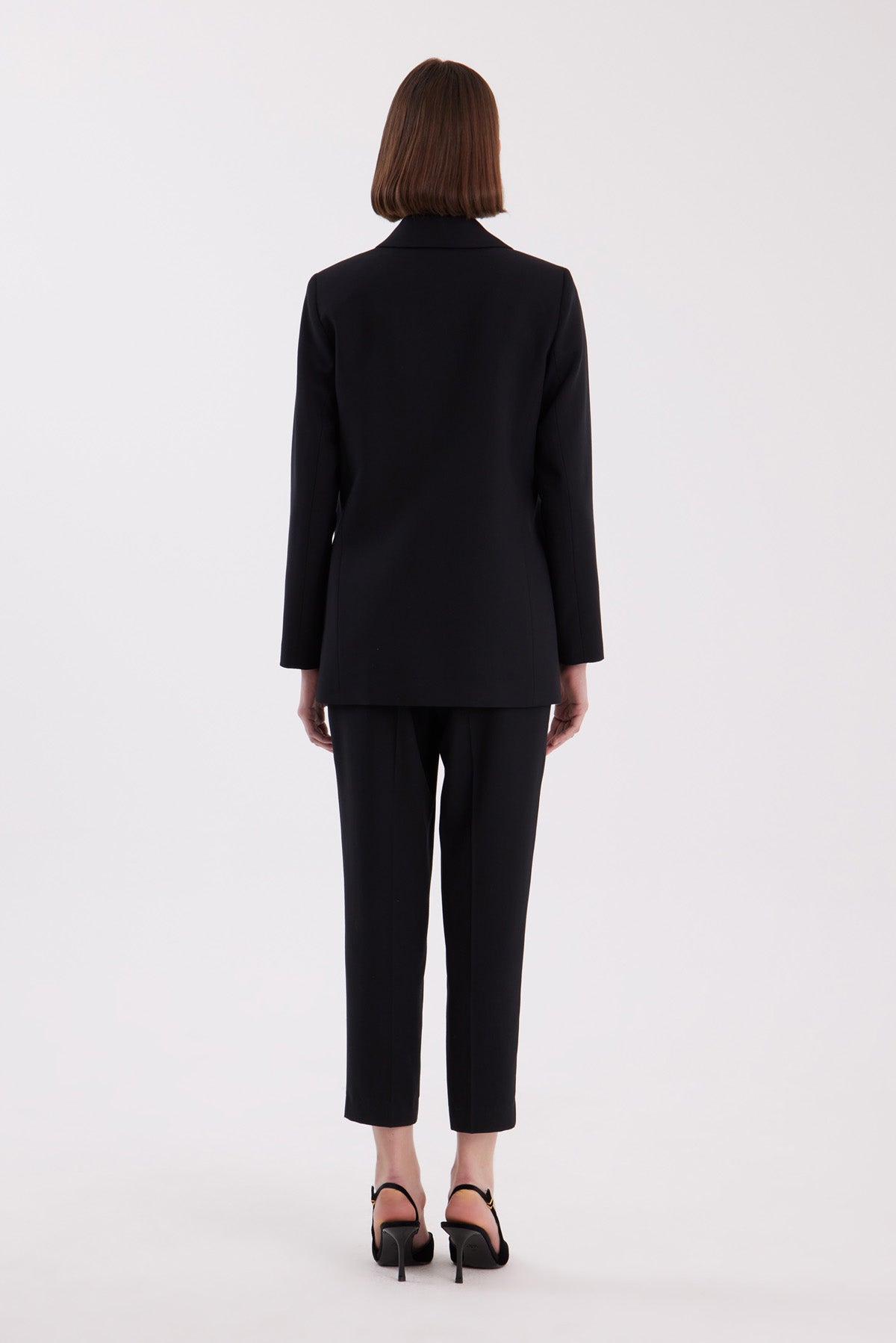 Ceket Ve Havuç Pantolonlu Siyah Takım