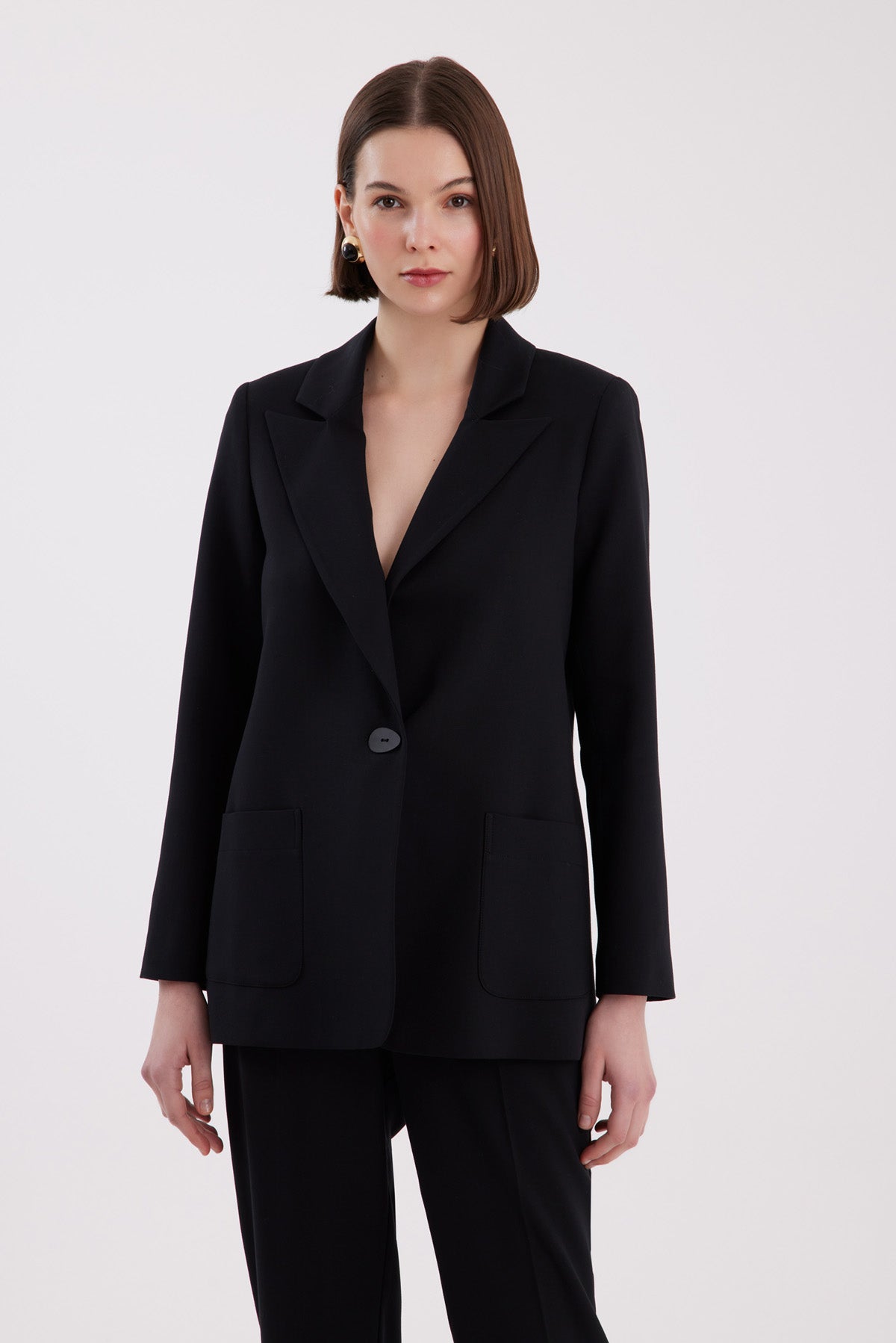 Ceket Ve Havuç Pantolonlu Siyah Takım