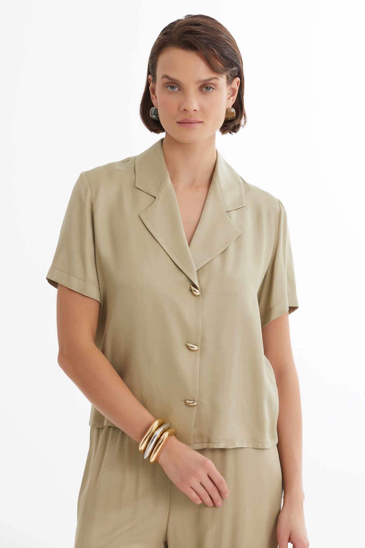 Saten Gömlek Ve Pantolonlu Bej Takım