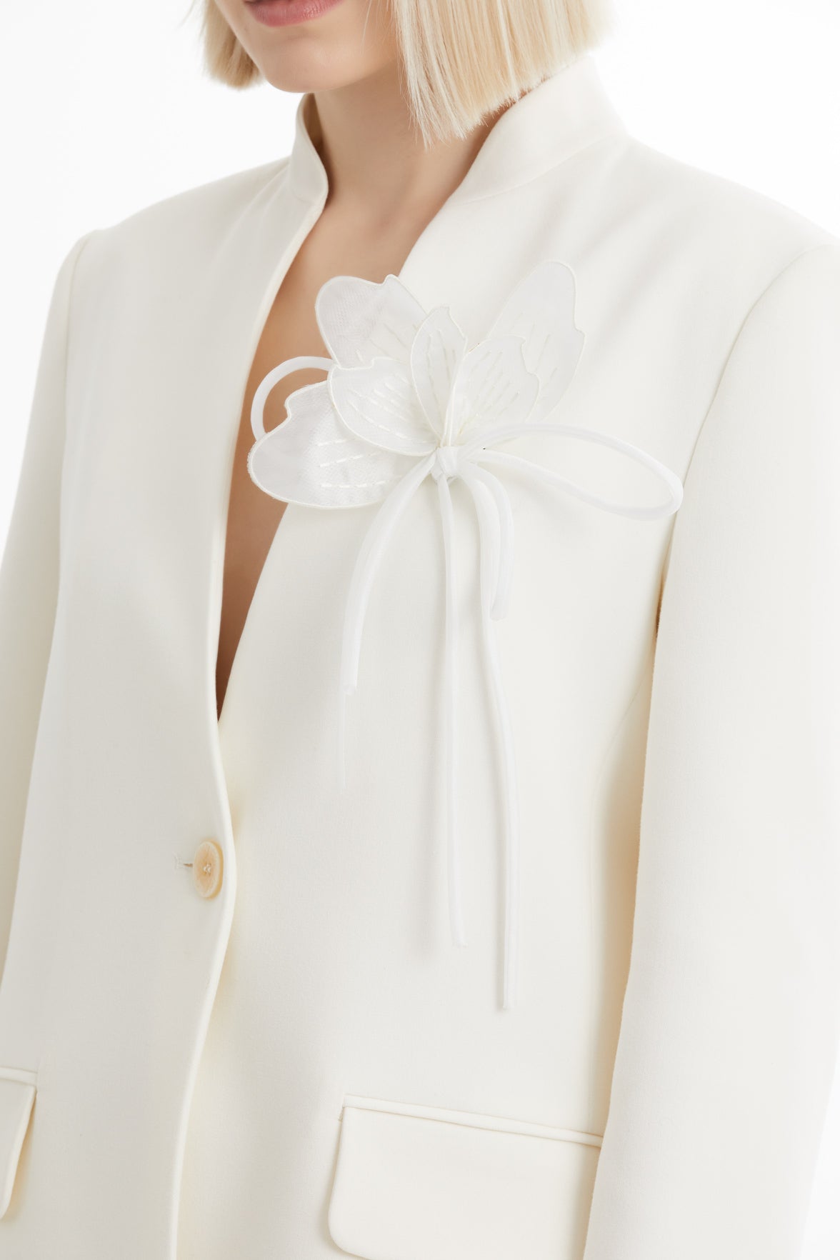 Çiçek Detaylı Ekru Blazer Takım