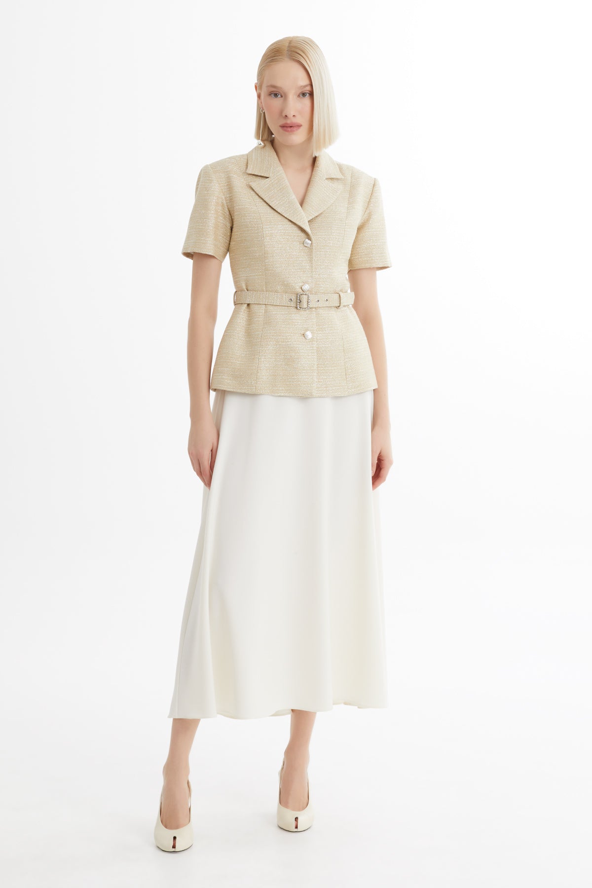 Kısa Kollu Ceket Ve Volanlı Etekli Bej Takım