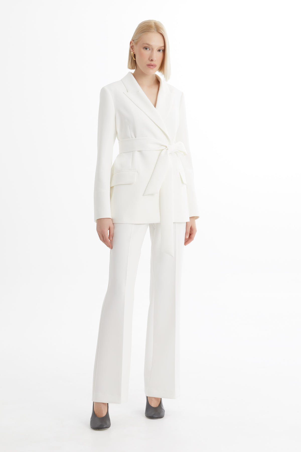 Bağlamalı Ceket Ve Pantolonlu Ekru Takım