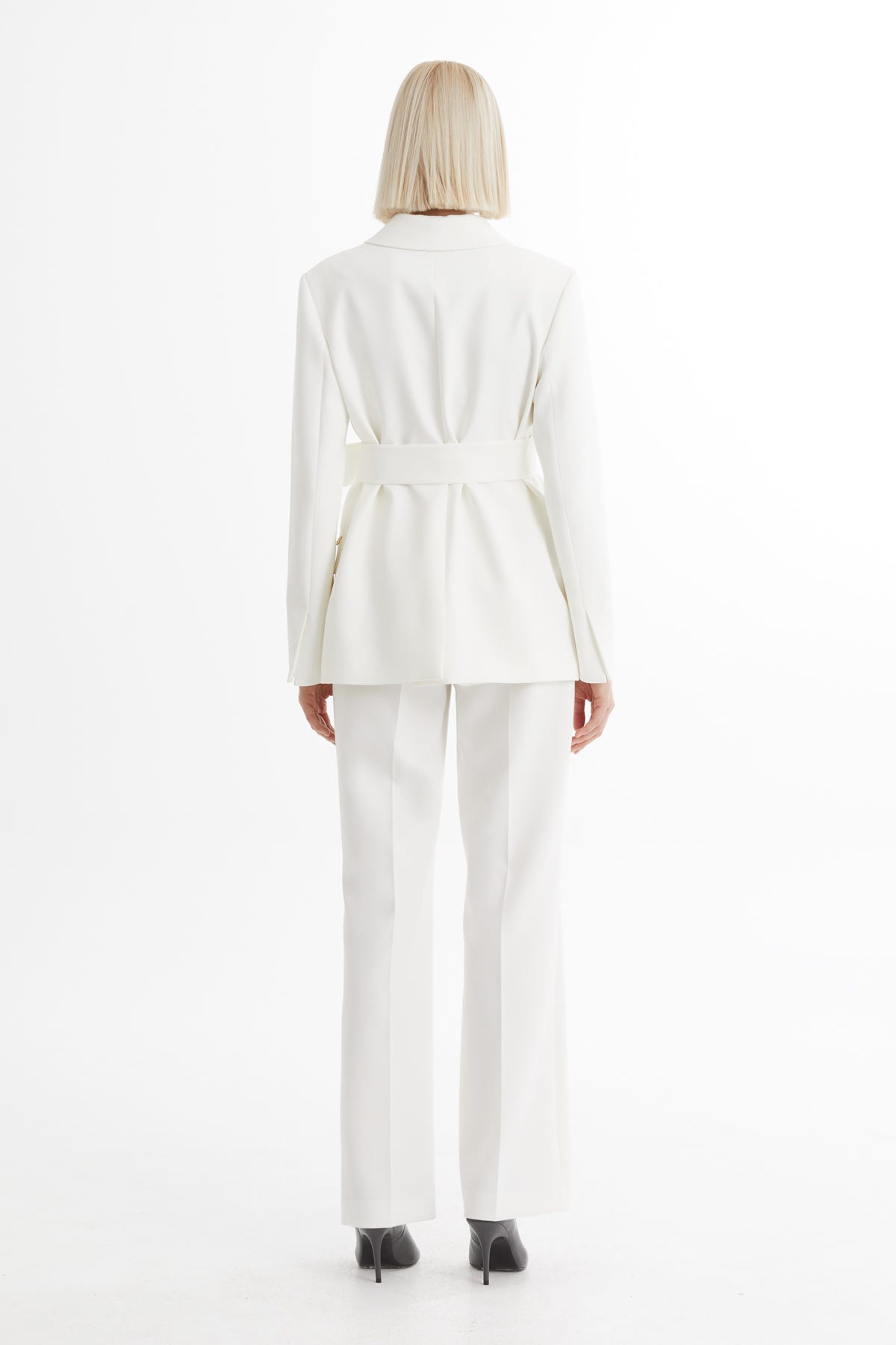 Bağlamalı Ceket Ve Pantolonlu Ekru Takım