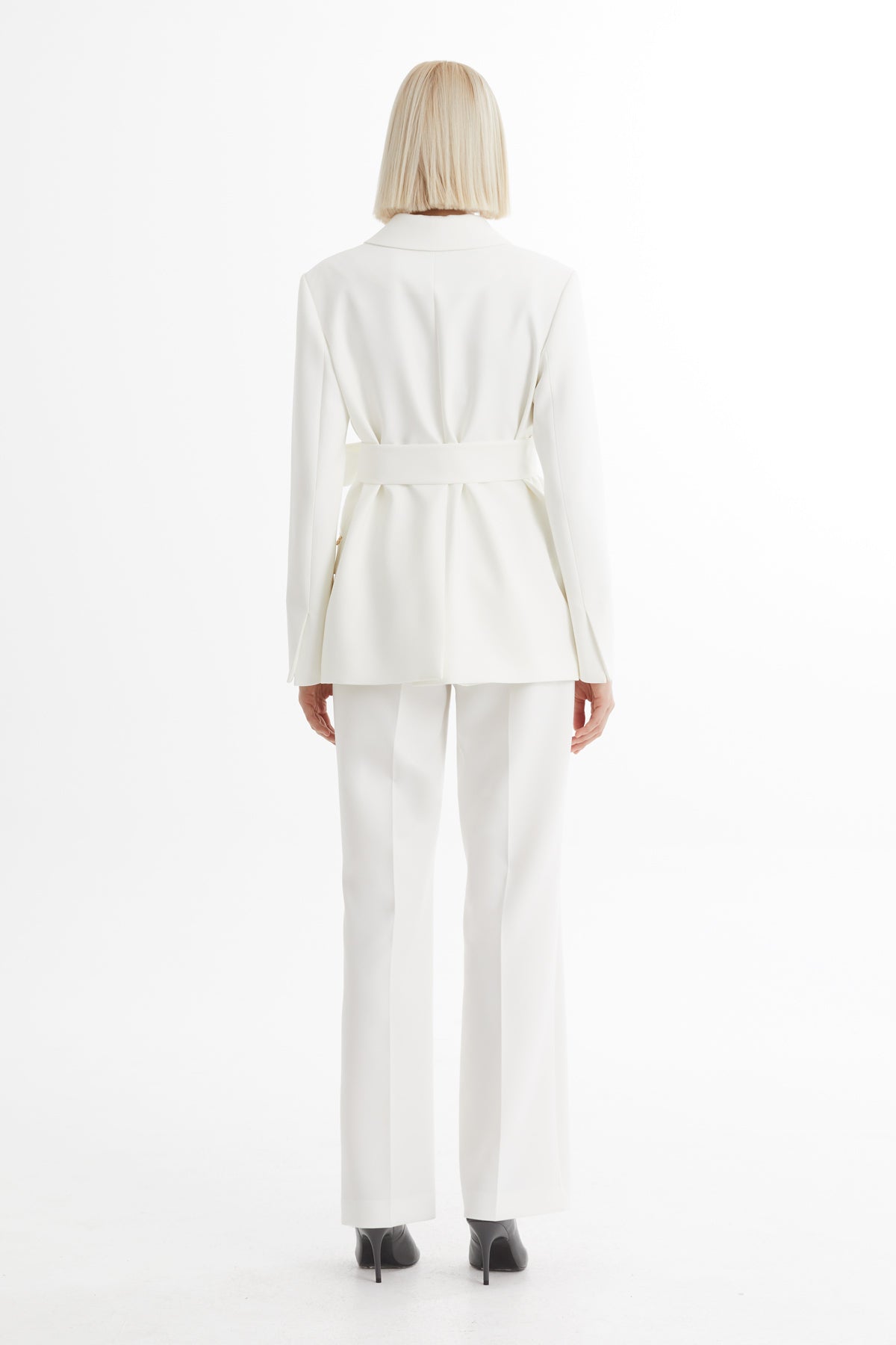 Bağlamalı Ceket Ve Pantolonlu Ekru Takım