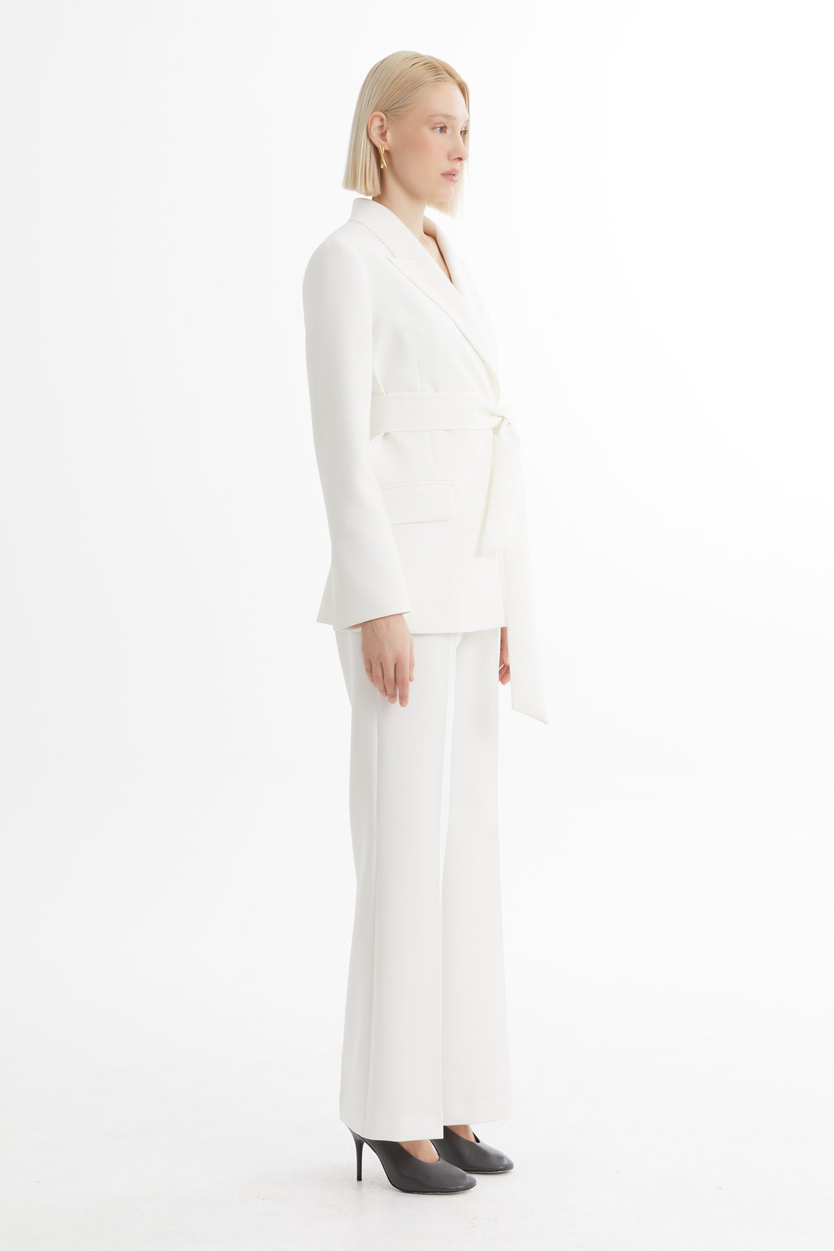 Bağlamalı Ceket Ve Pantolonlu Ekru Takım