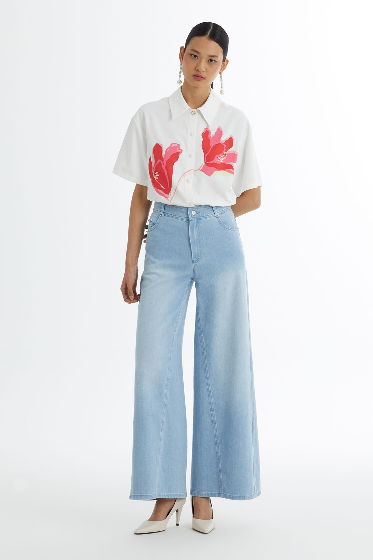 İşlemeli Nakışlı Bol Paça Jean