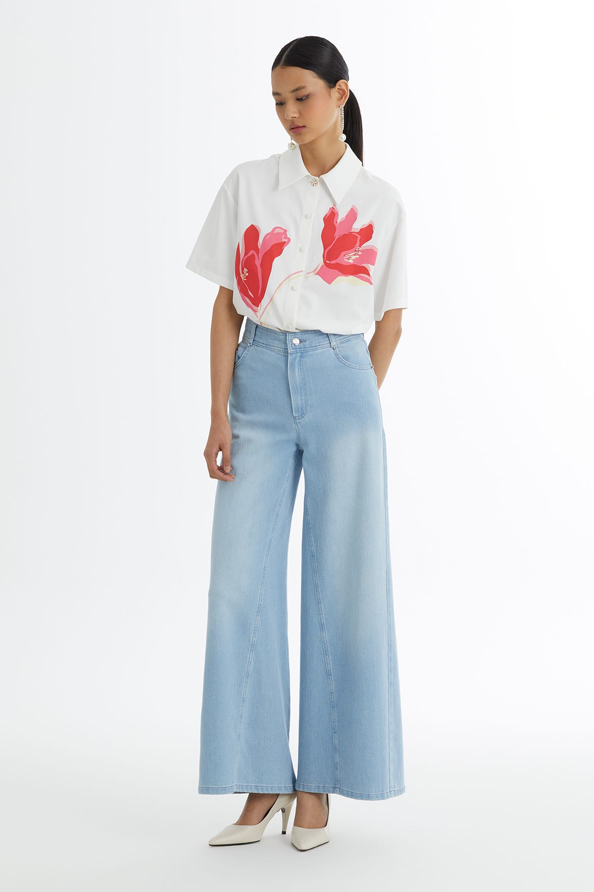 İşlemeli Nakışlı Bol Paça Jean