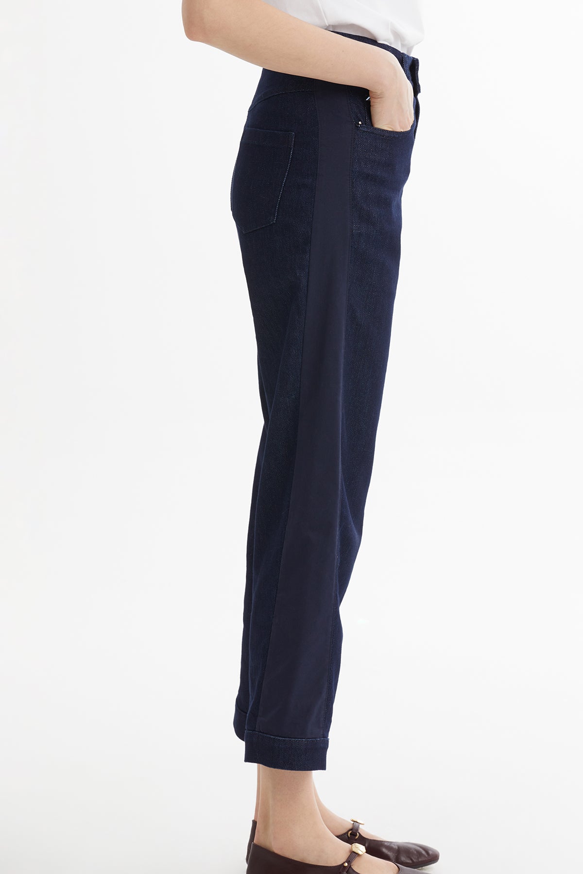 İşleme Detaylı Lacivert Jean