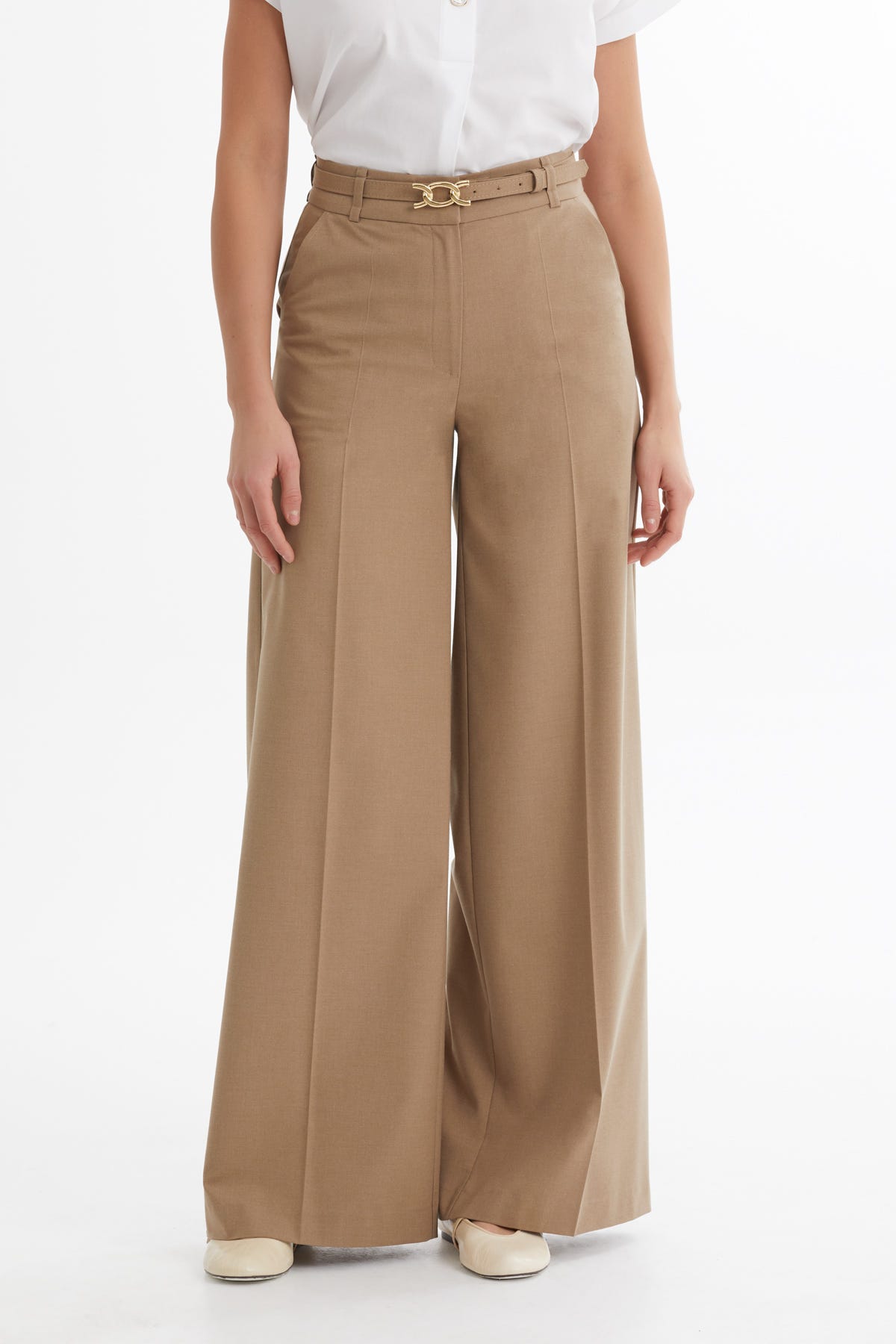 Kemer Detaylı Boru Paça Bej Pantolon