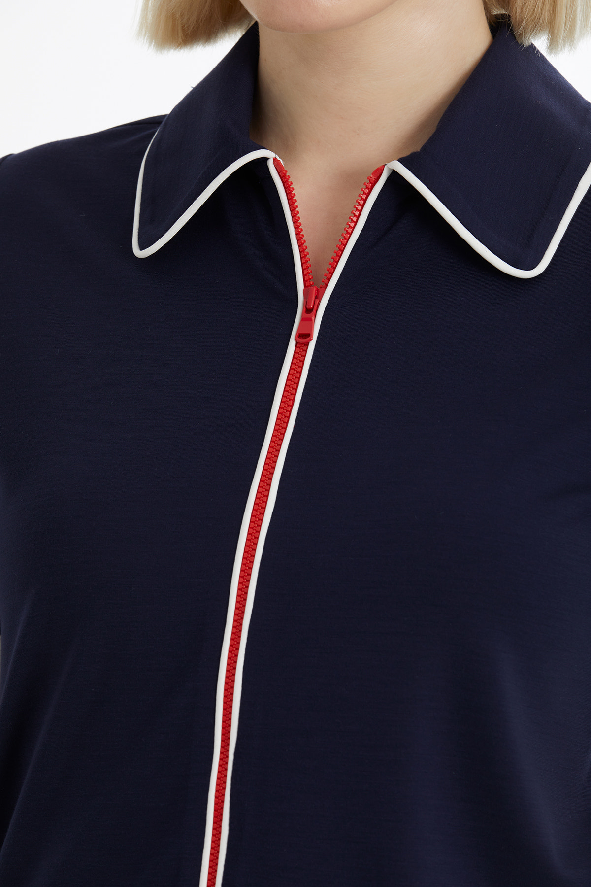 Biye Detaylı Kısa Kollu Lacivert Bluz