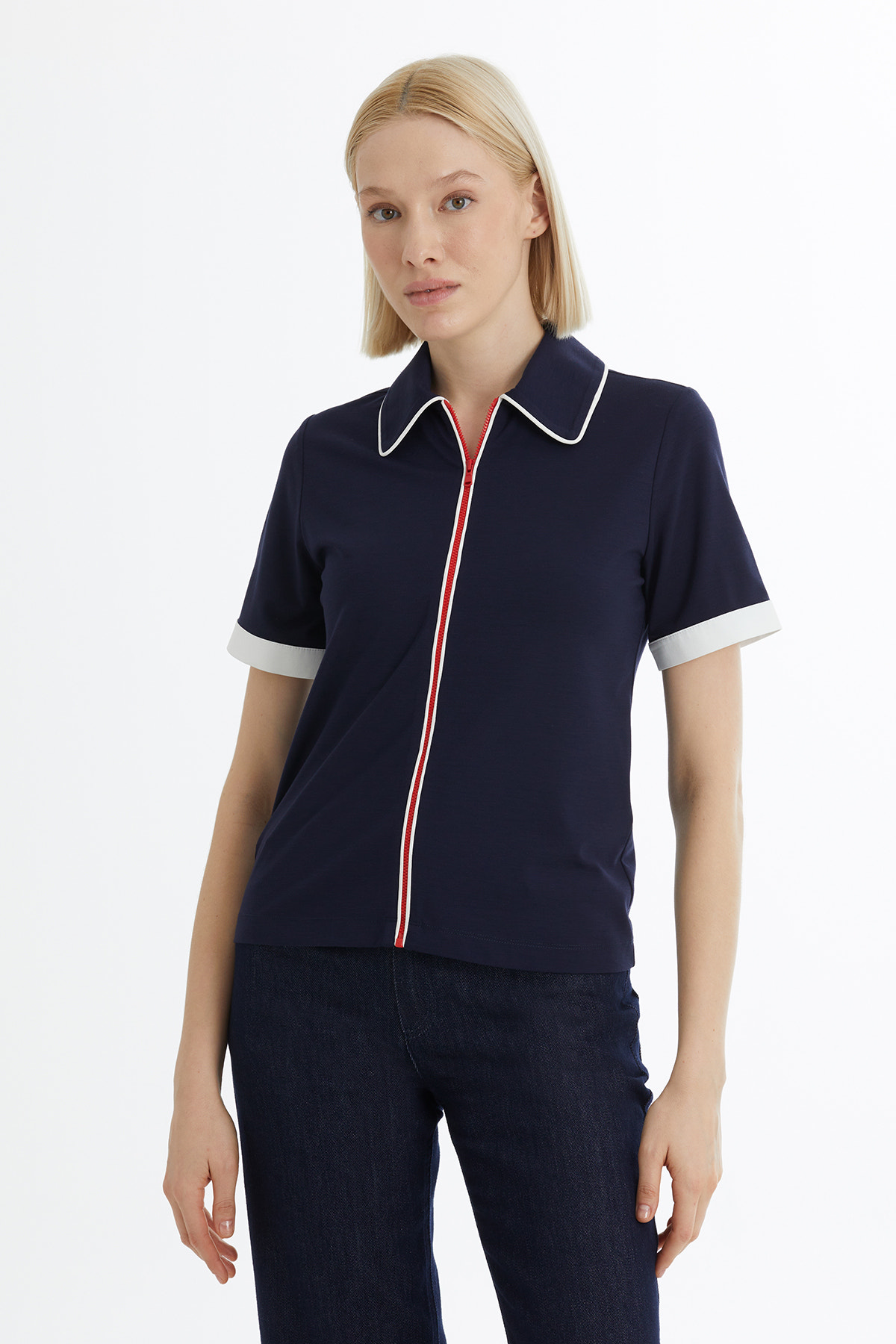 Biye Detaylı Kısa Kollu Lacivert Bluz