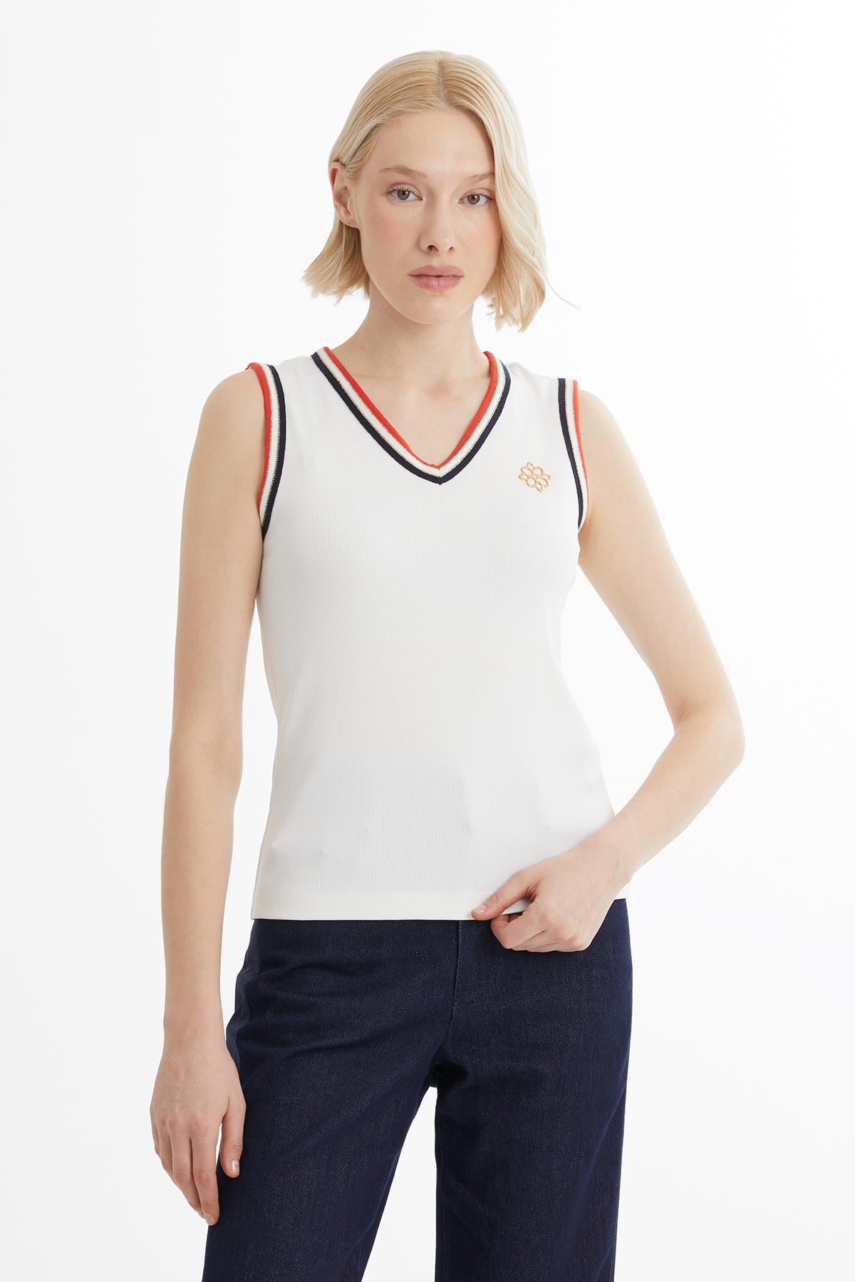 Metal Aksesuar Detaylı Ekru  Bluz