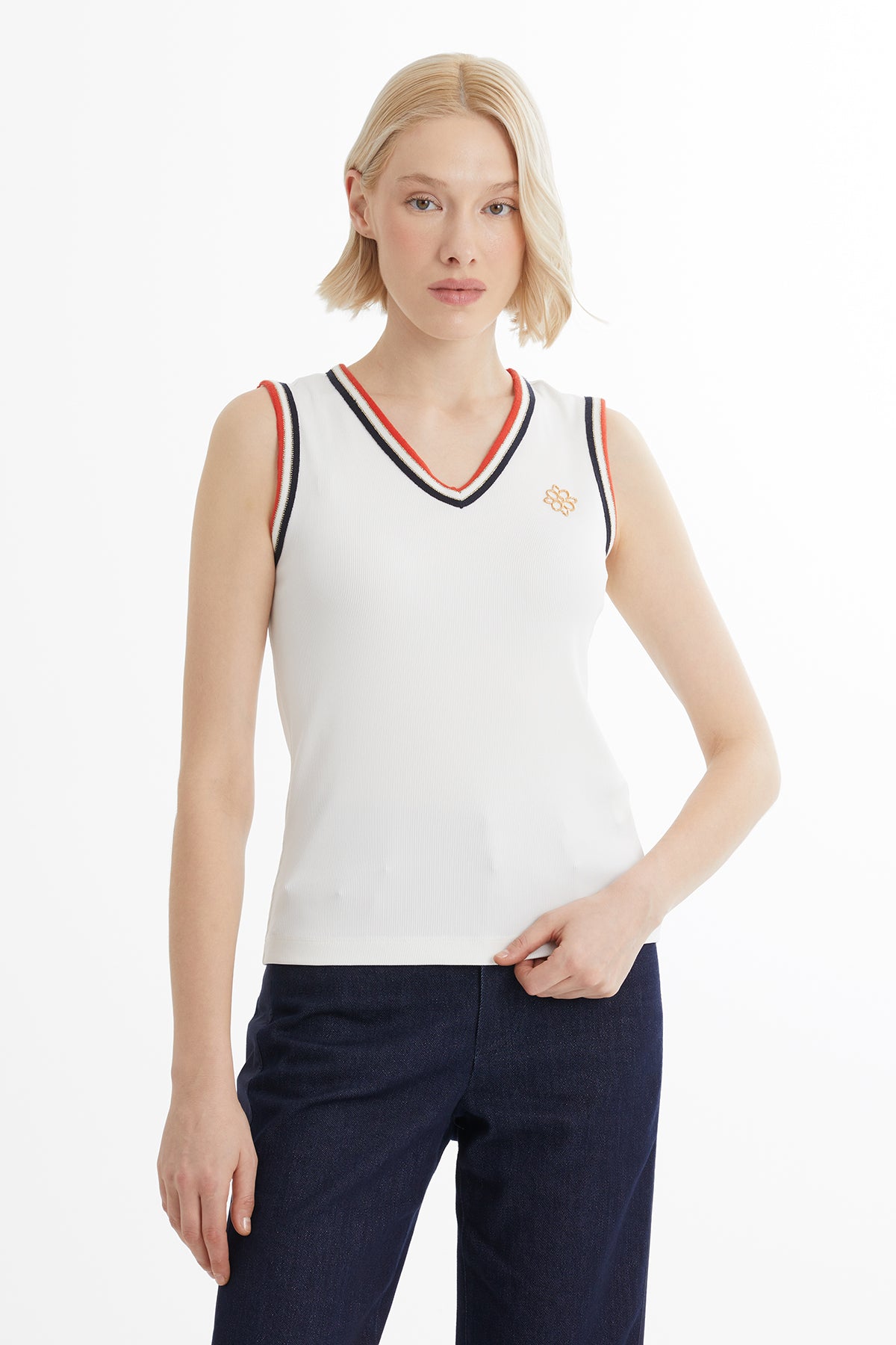 Metal Aksesuar Detaylı Ekru  Bluz