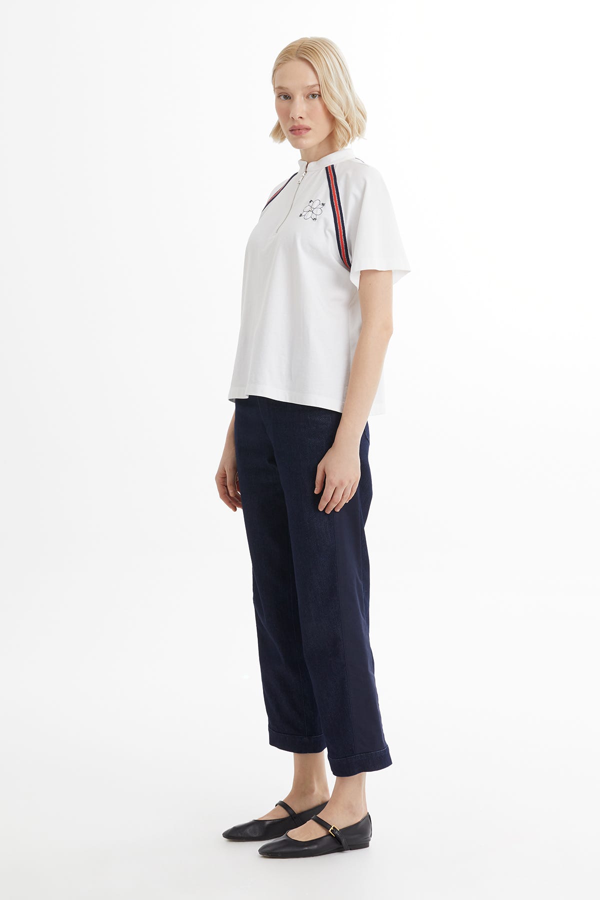 Trikolu Nakış Ve İşlemeli Fermuarlı Beyaz T-Shirt