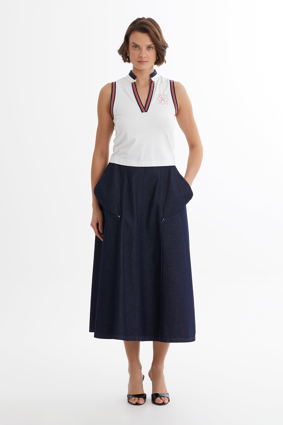 Nakış Ve İşleme Detaylı Beyaz  Bluz