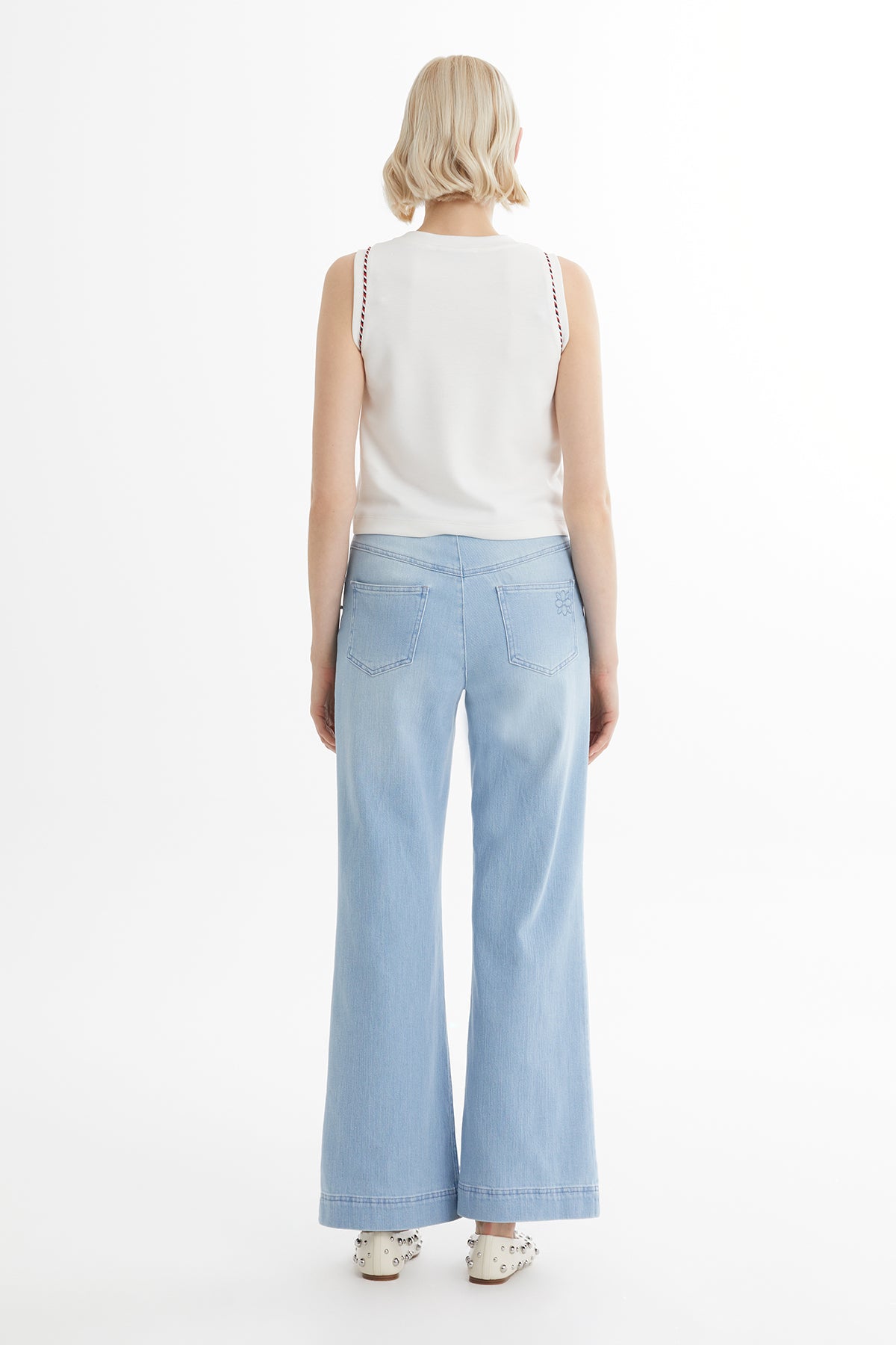 Nakış Ve Metal Aksesuar Detaylı Ekru Bluz