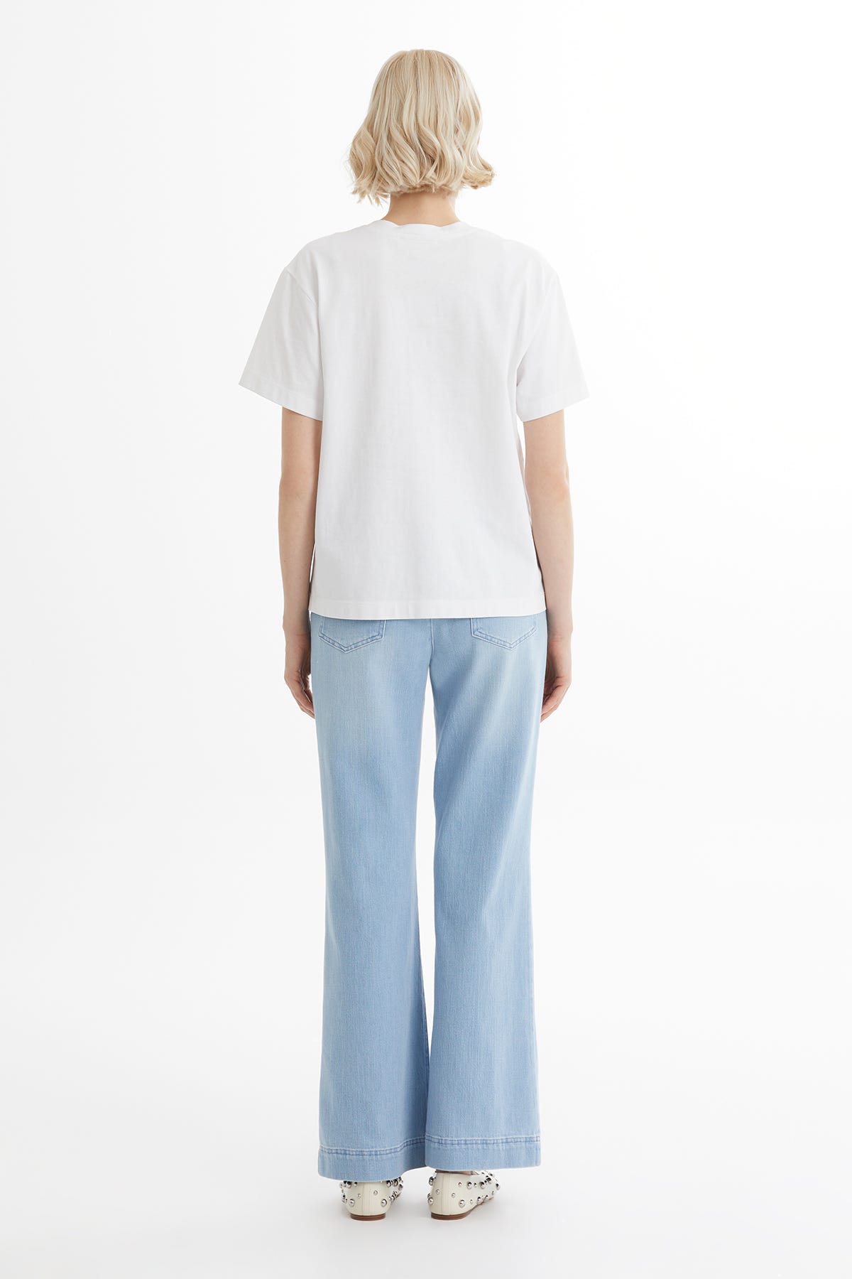 Cep Kapağı Boncuk İşlemeli Beyaz T-Shirt