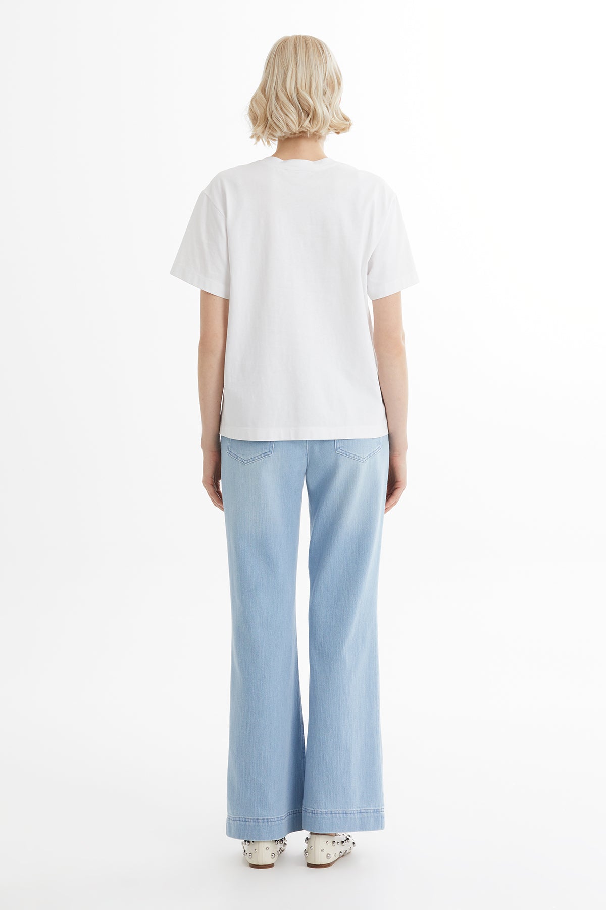 Cep Kapağı Boncuk İşlemeli Beyaz T-Shirt