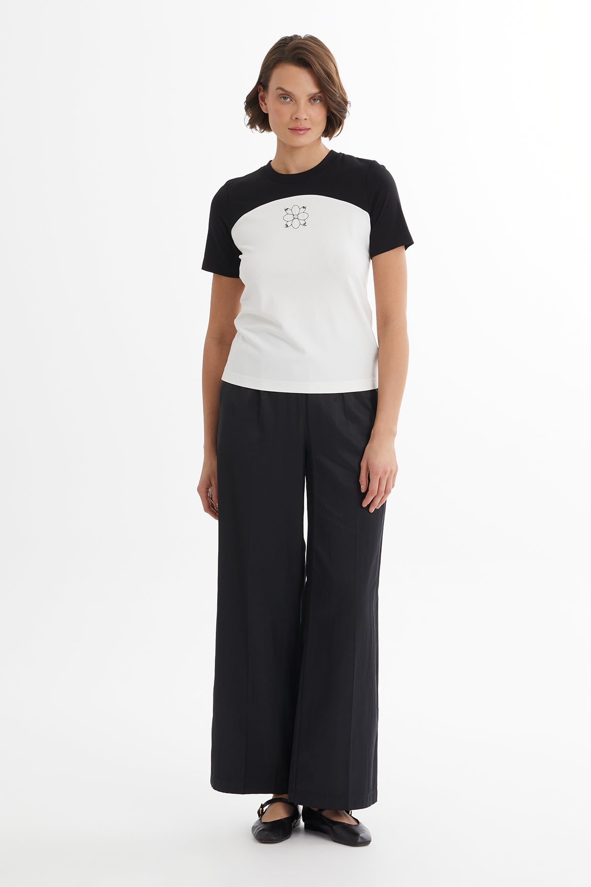 Nakış Ve İşlemeli Ekru T-Shirt